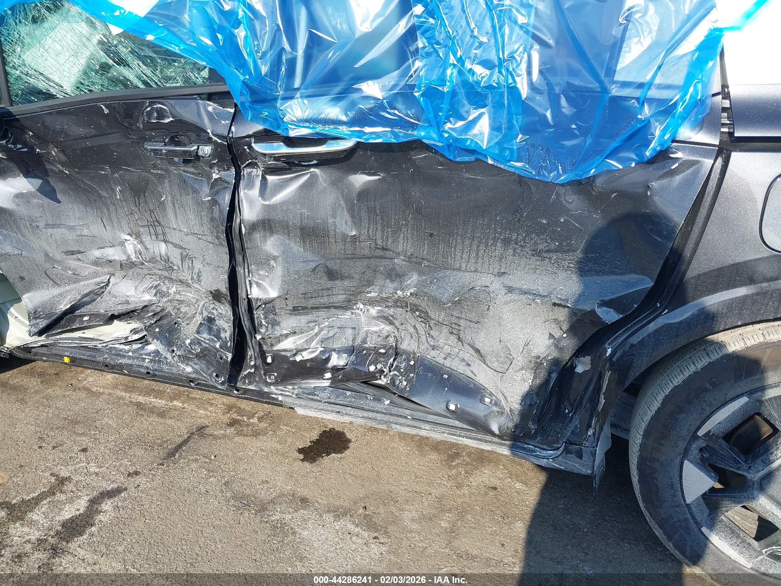 KIA CARNIVAL image 6