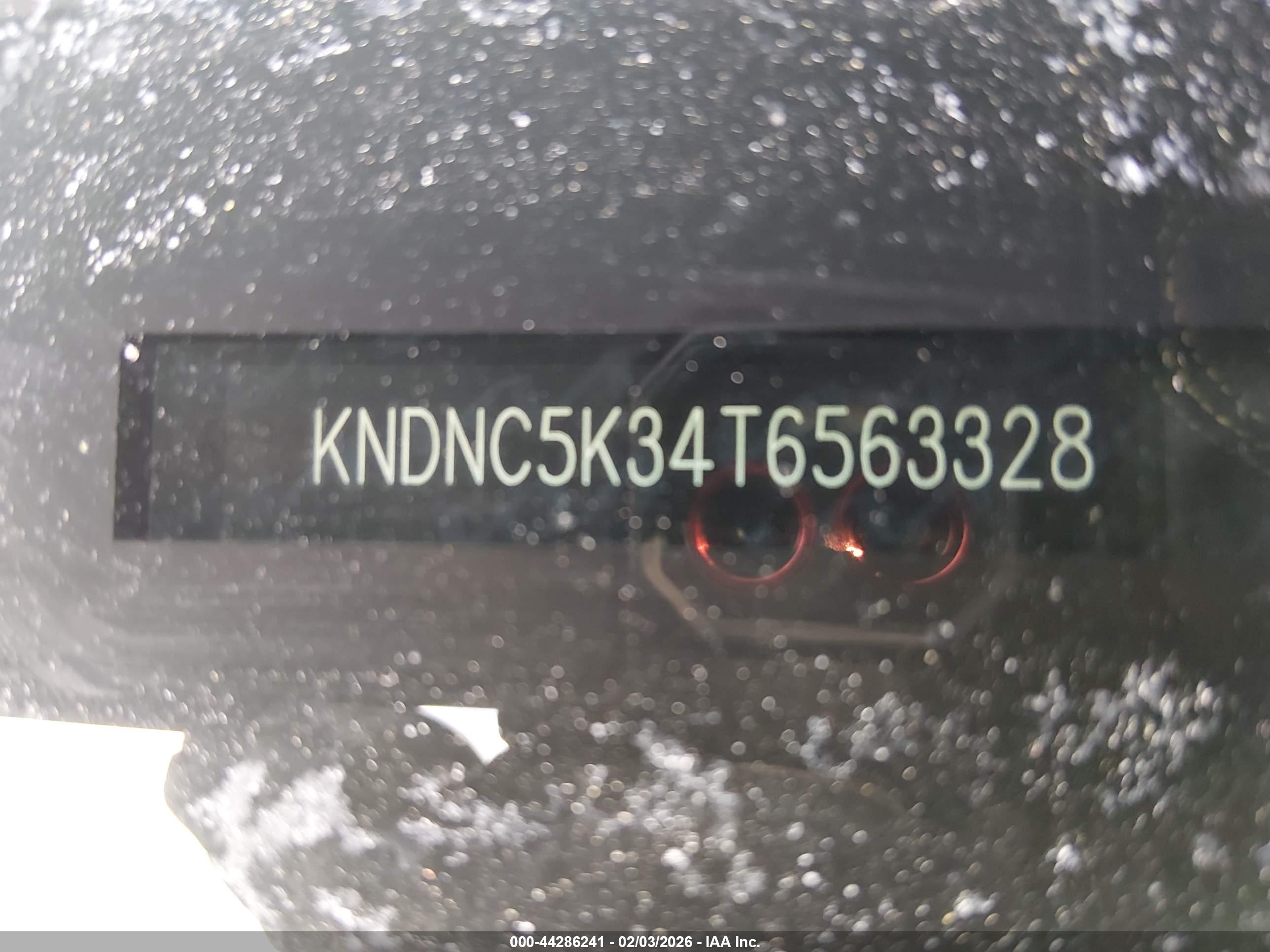KIA CARNIVAL image 9