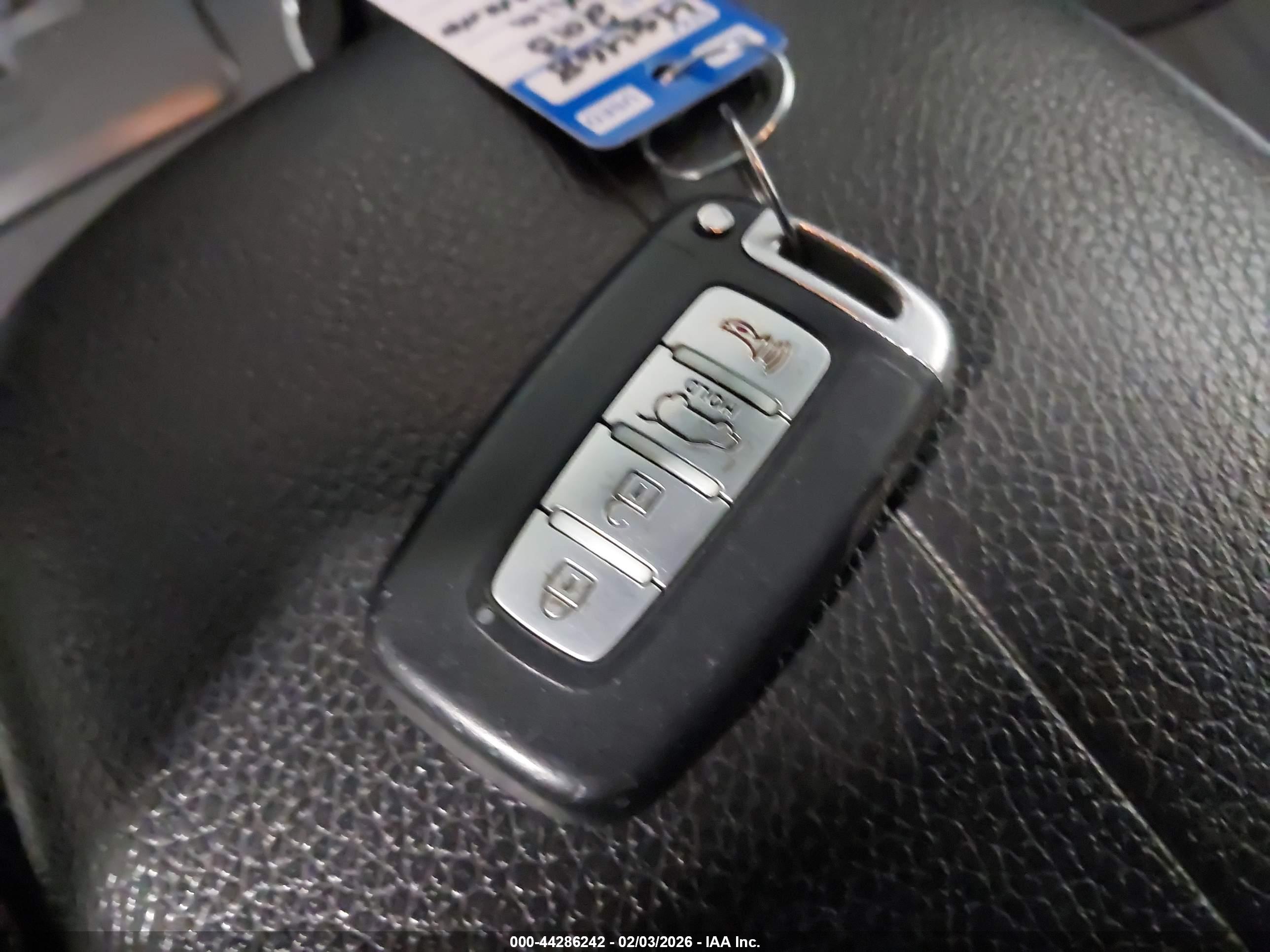 KIA SORENTO image 11