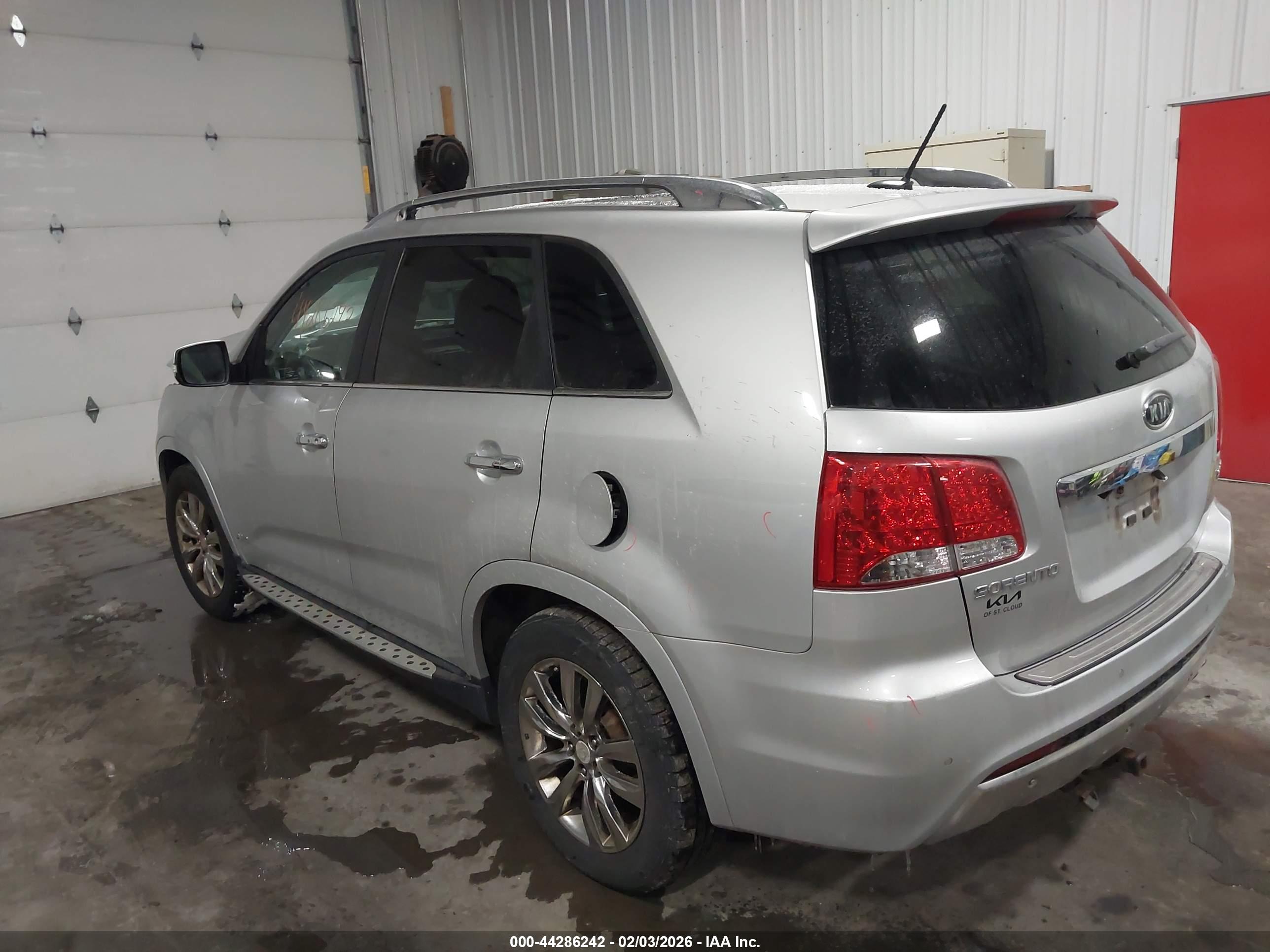 KIA SORENTO image 3