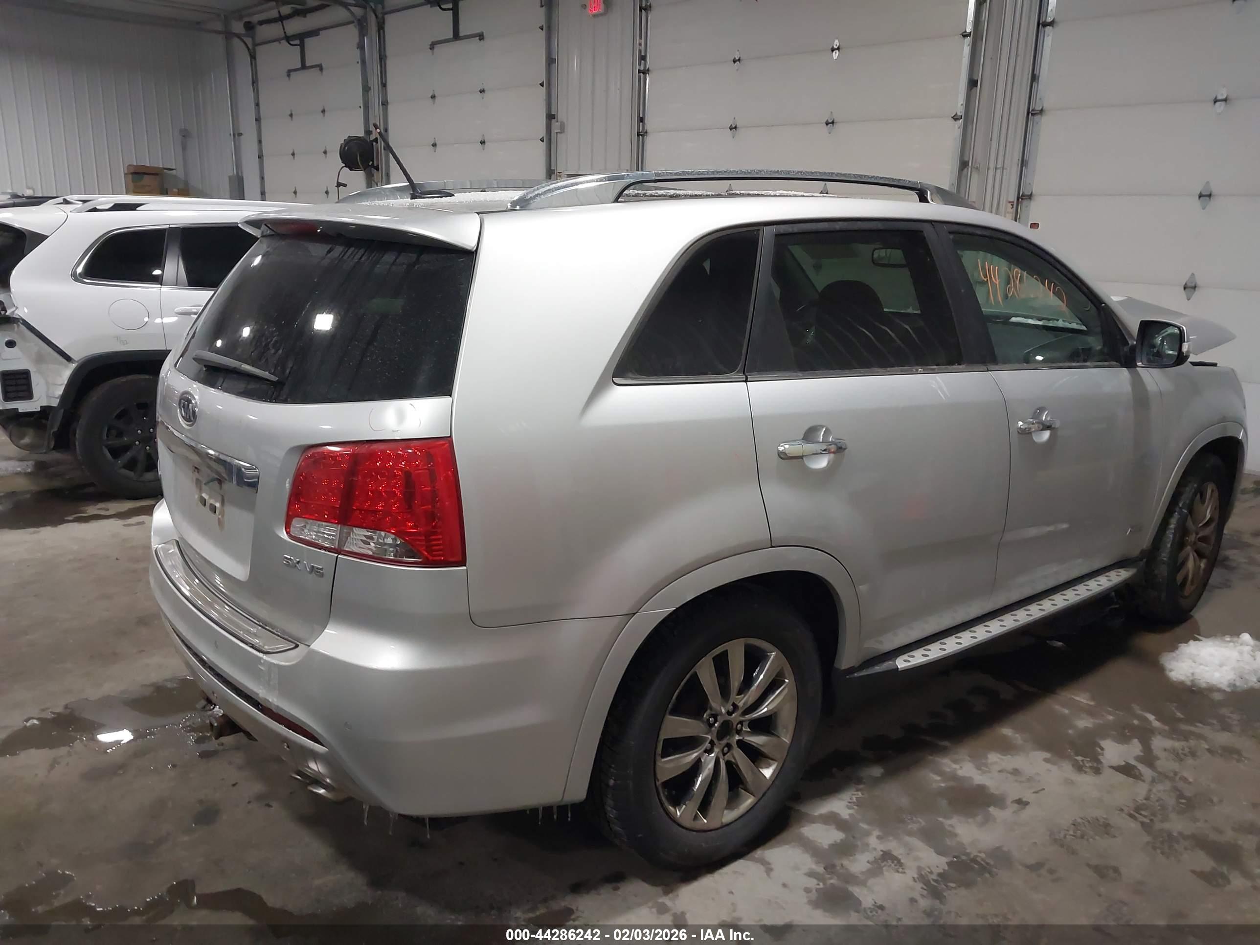 KIA SORENTO image 4