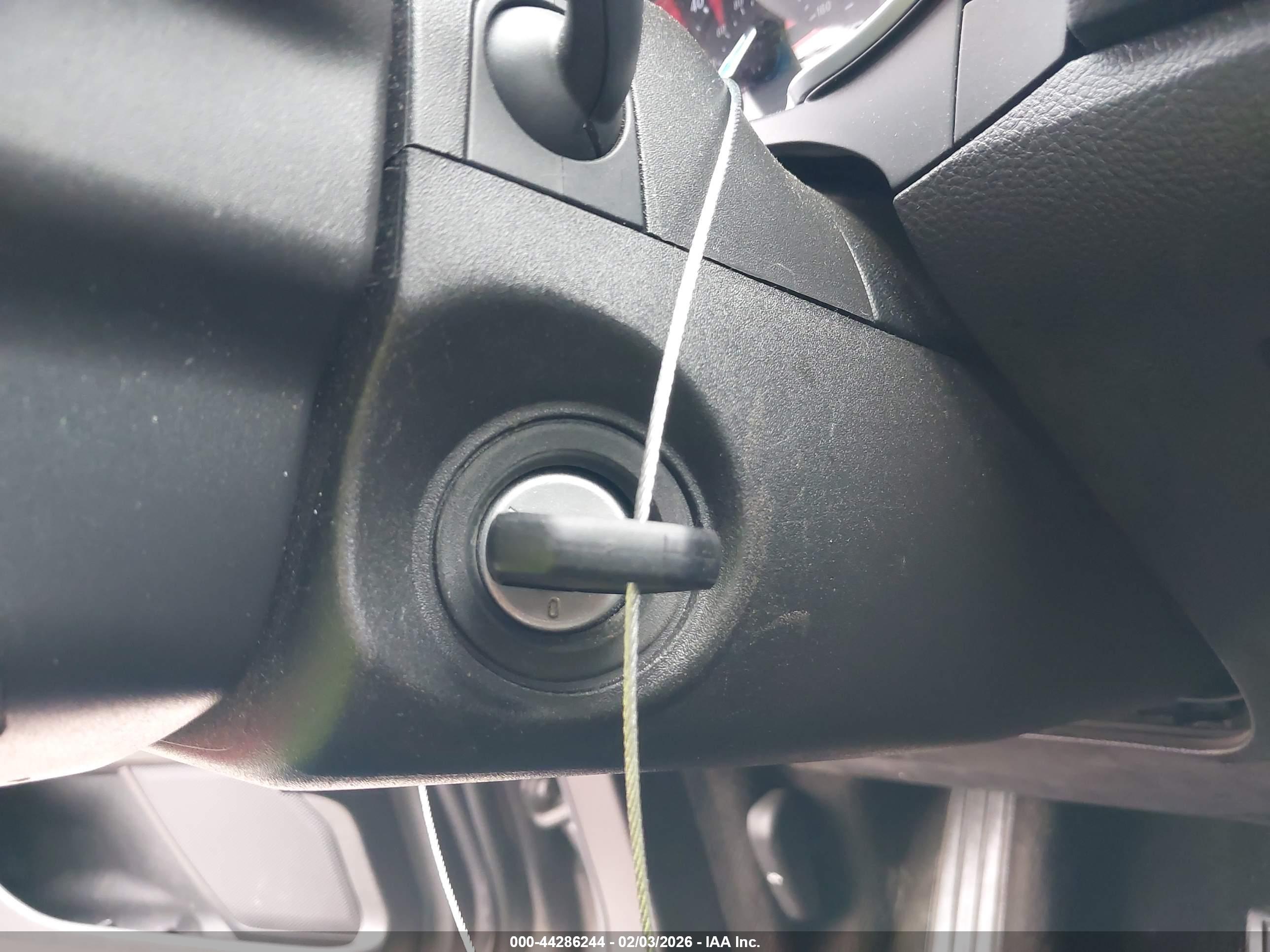 FORD FUSION image 11
