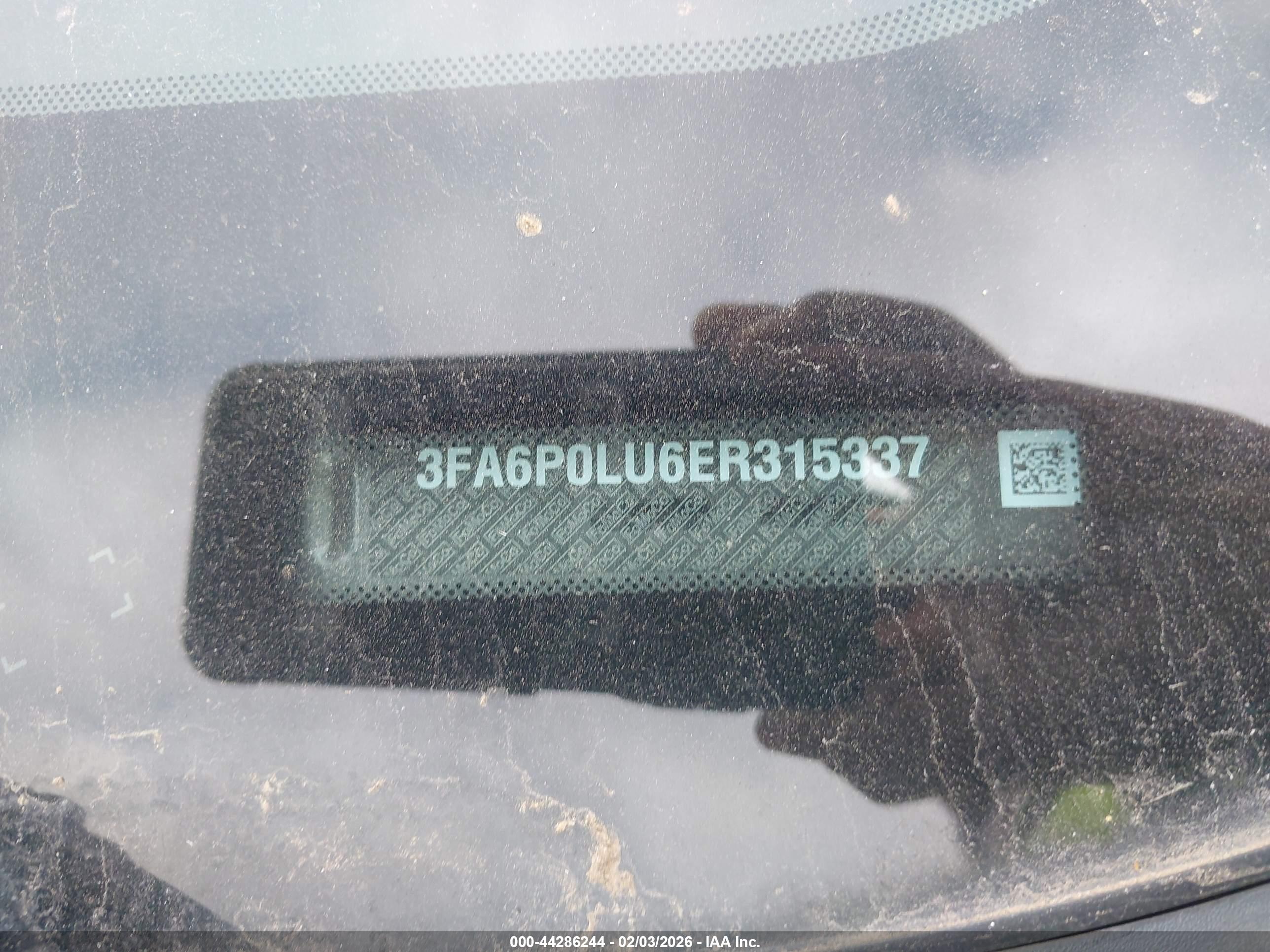 FORD FUSION image 9