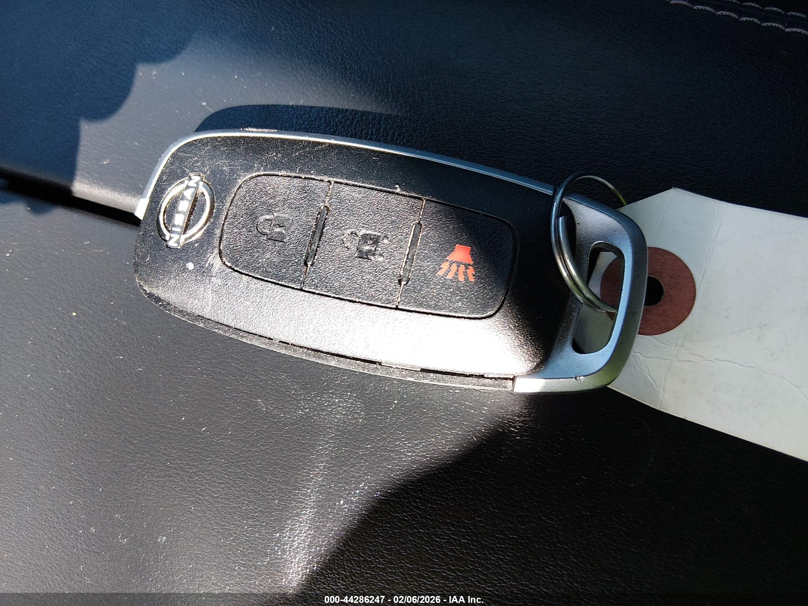 NISSAN ROGUE image 11