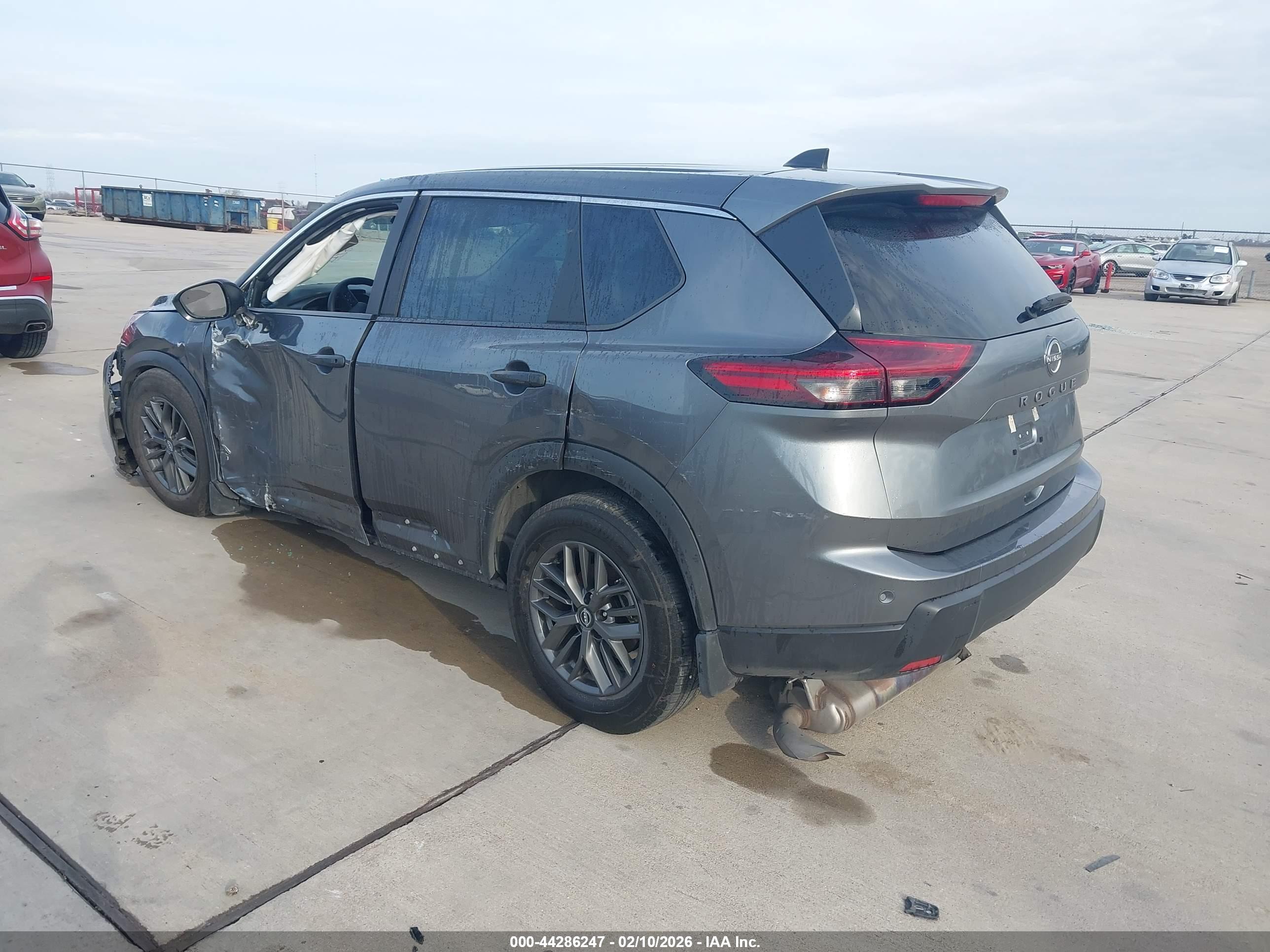 NISSAN ROGUE image 3