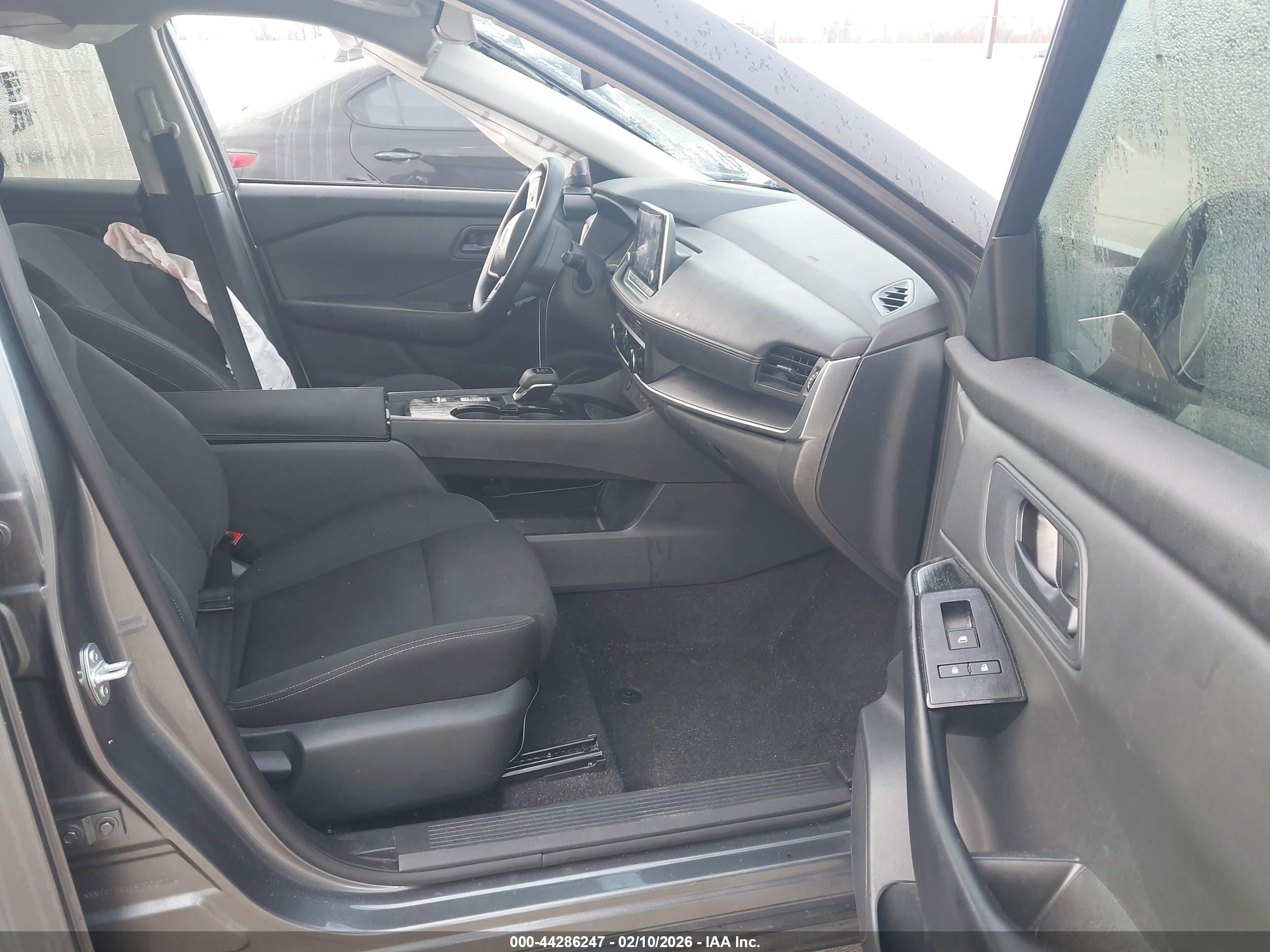 NISSAN ROGUE image 5