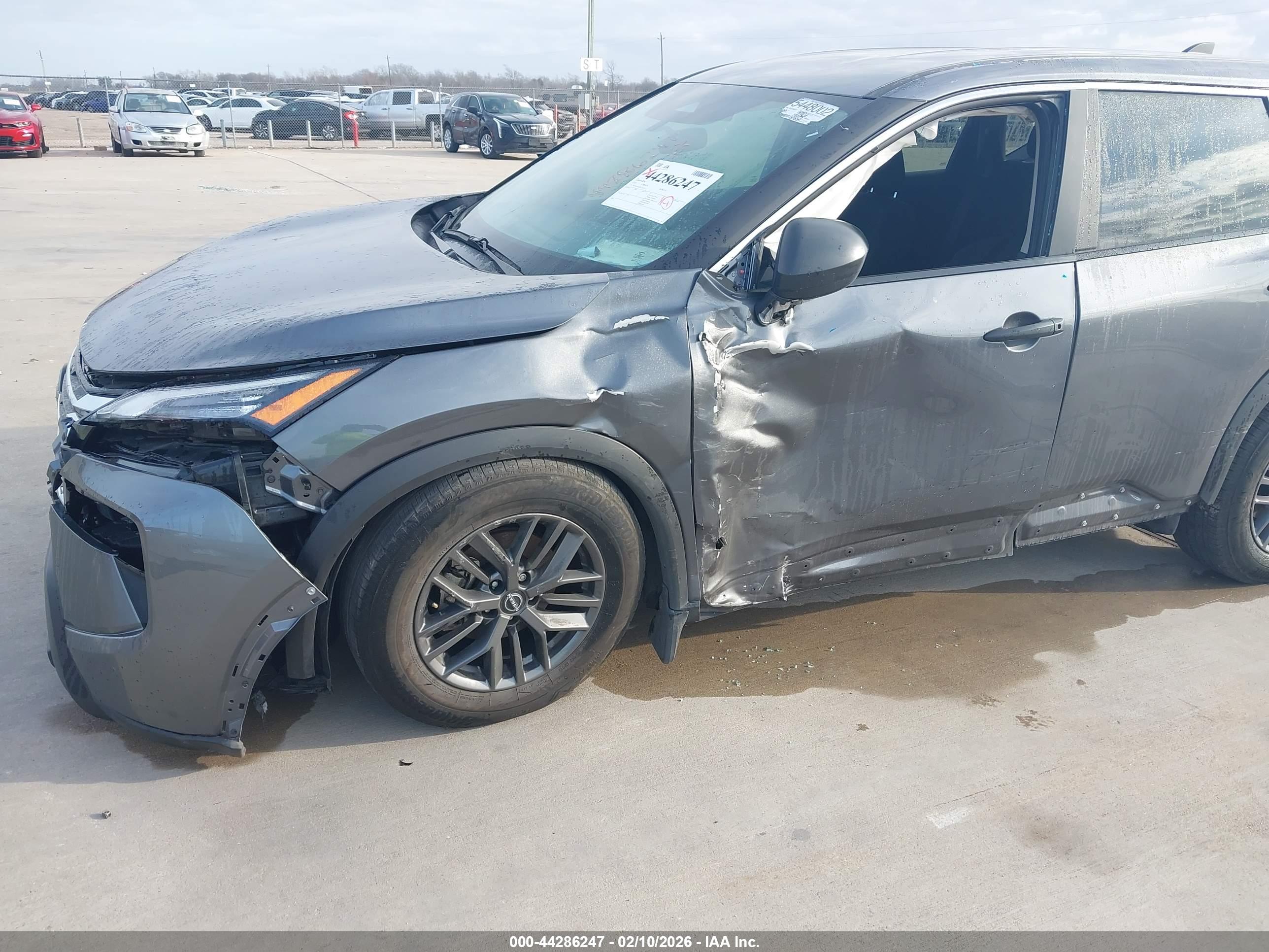 NISSAN ROGUE image 6