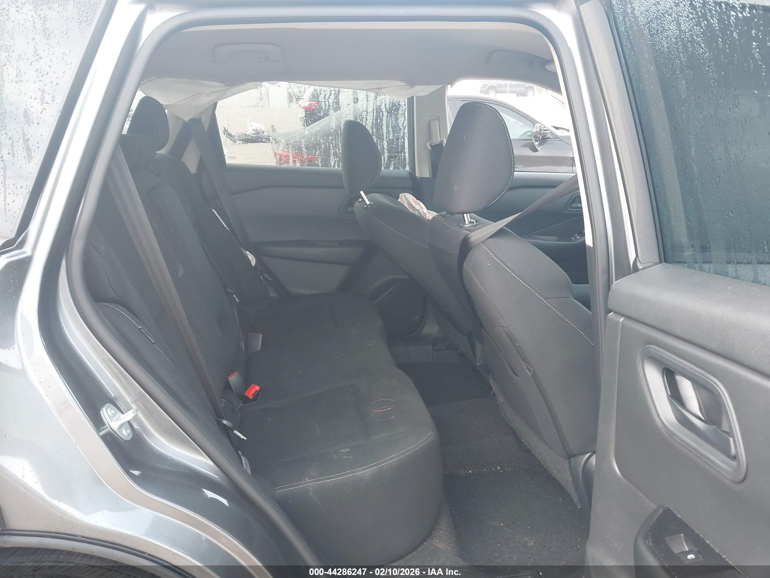 NISSAN ROGUE image 8