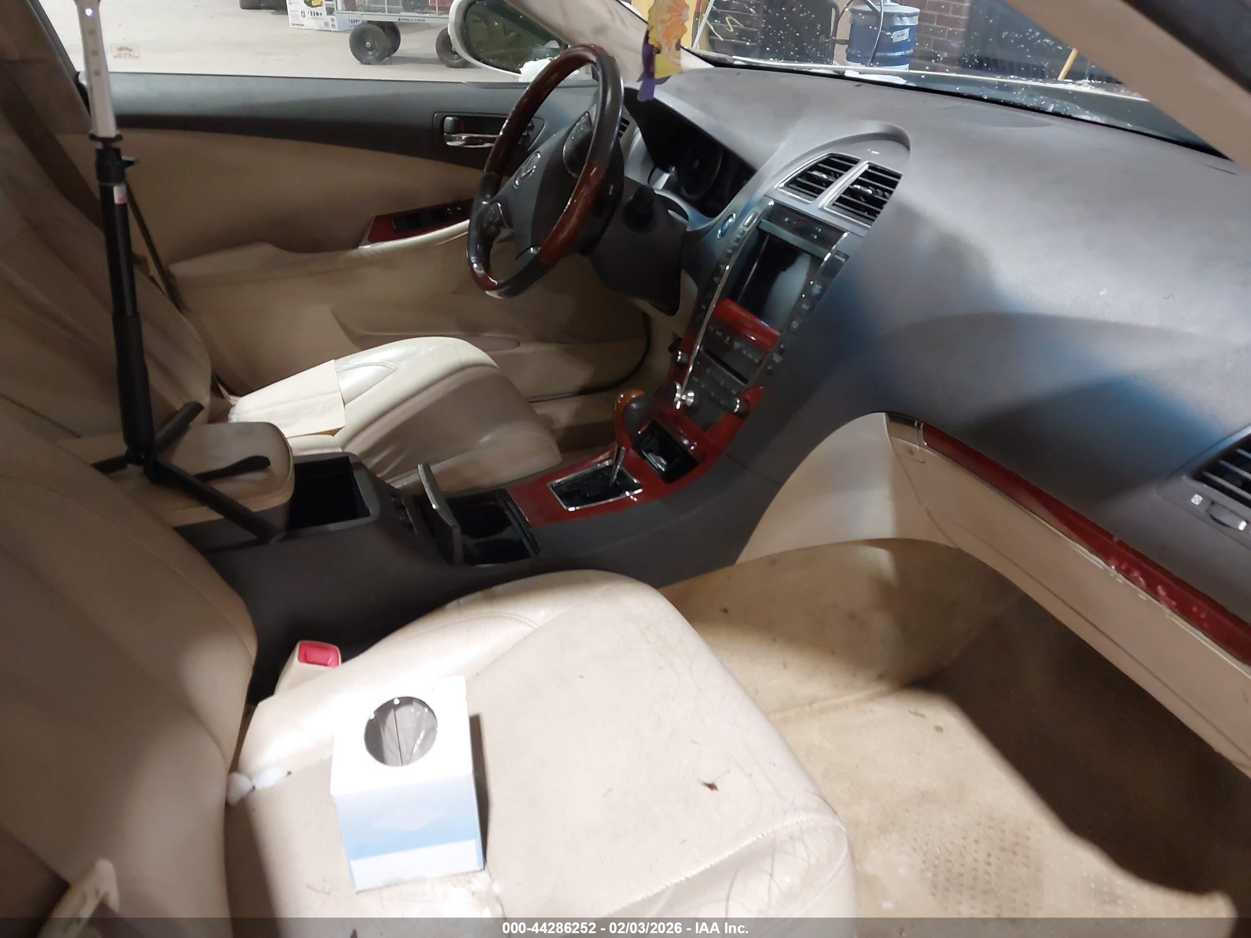 LEXUS ES image 5
