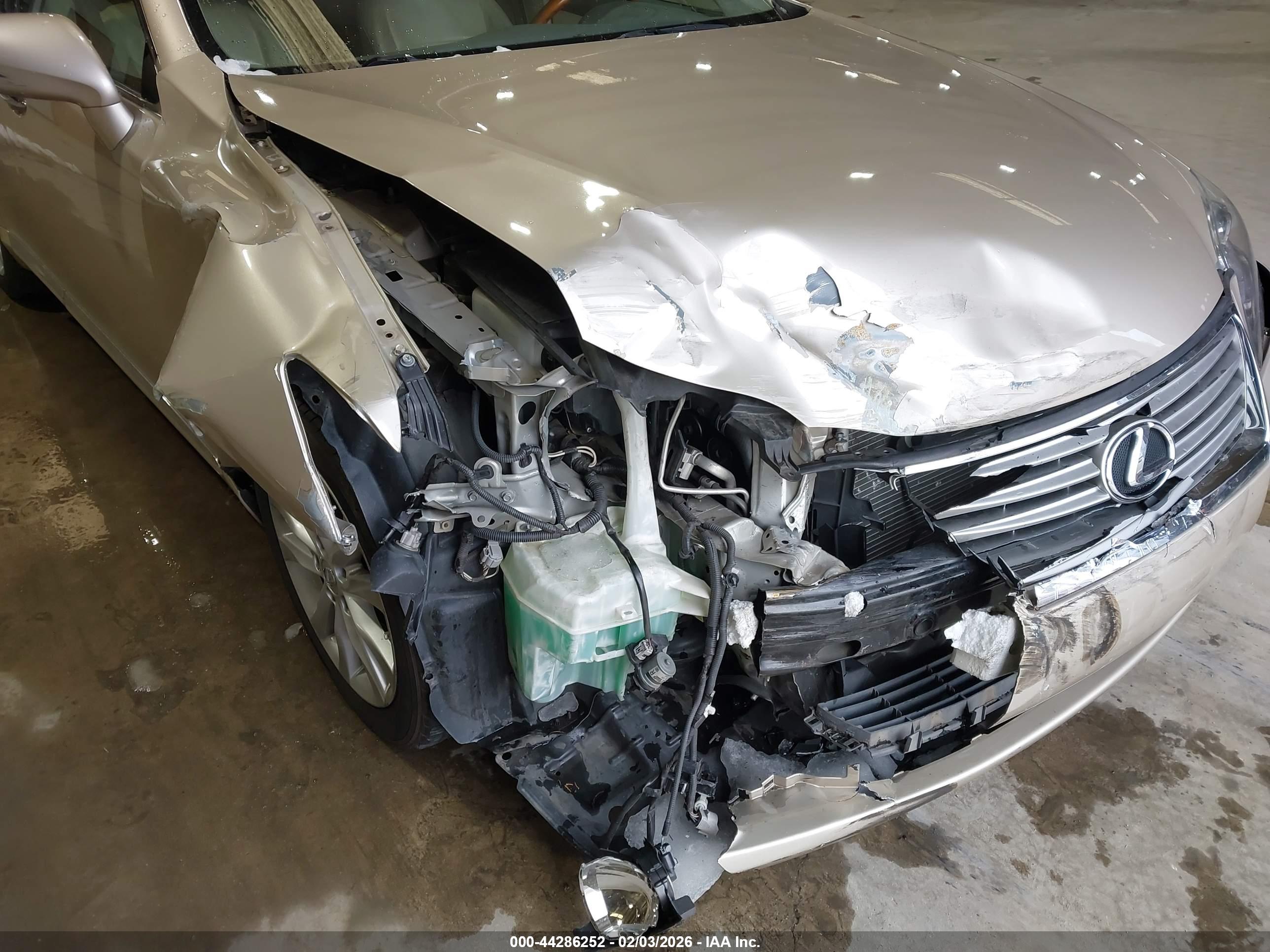 LEXUS ES image 6