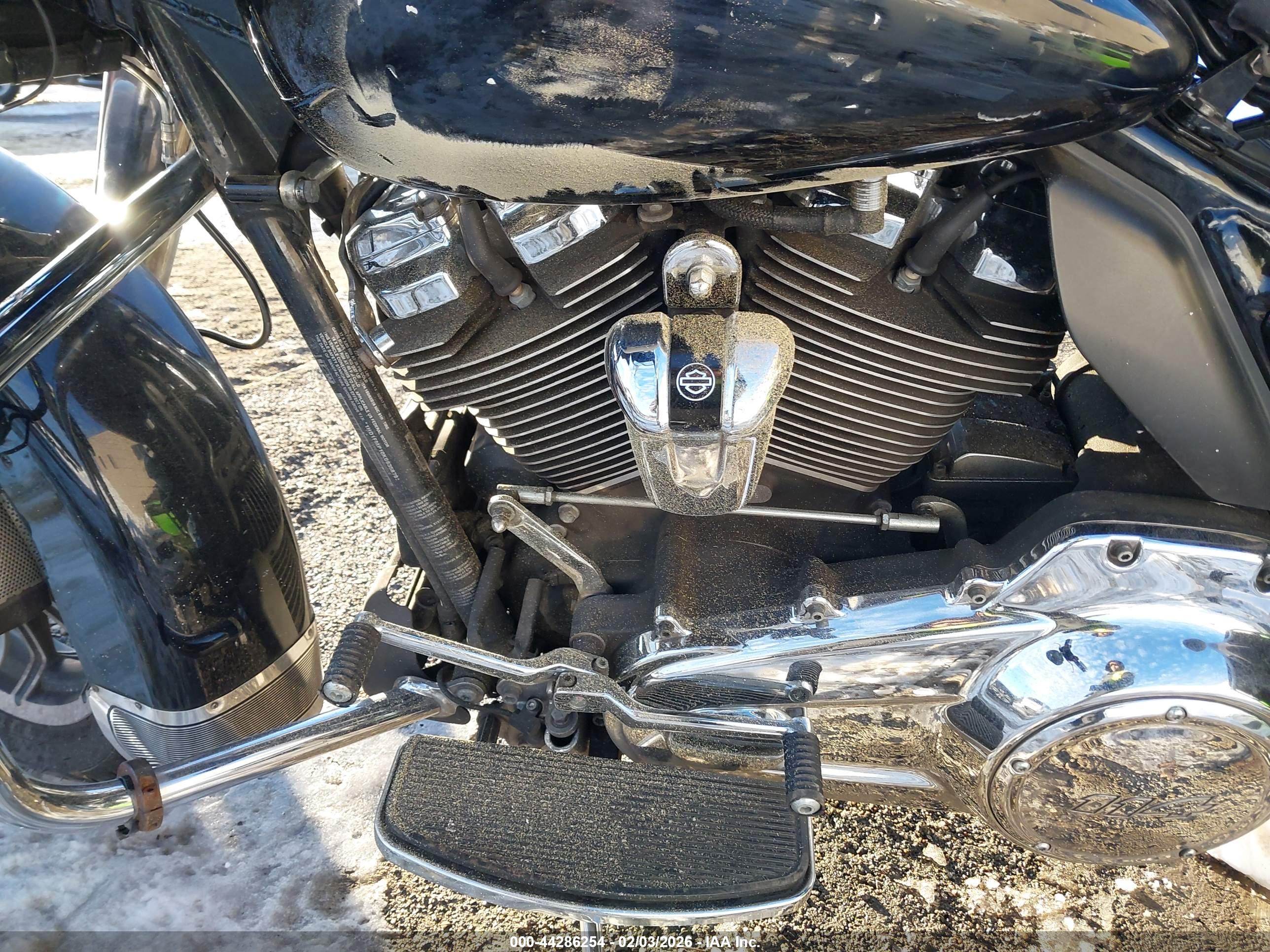 HARLEY-DAVIDSON FLHTP image 9