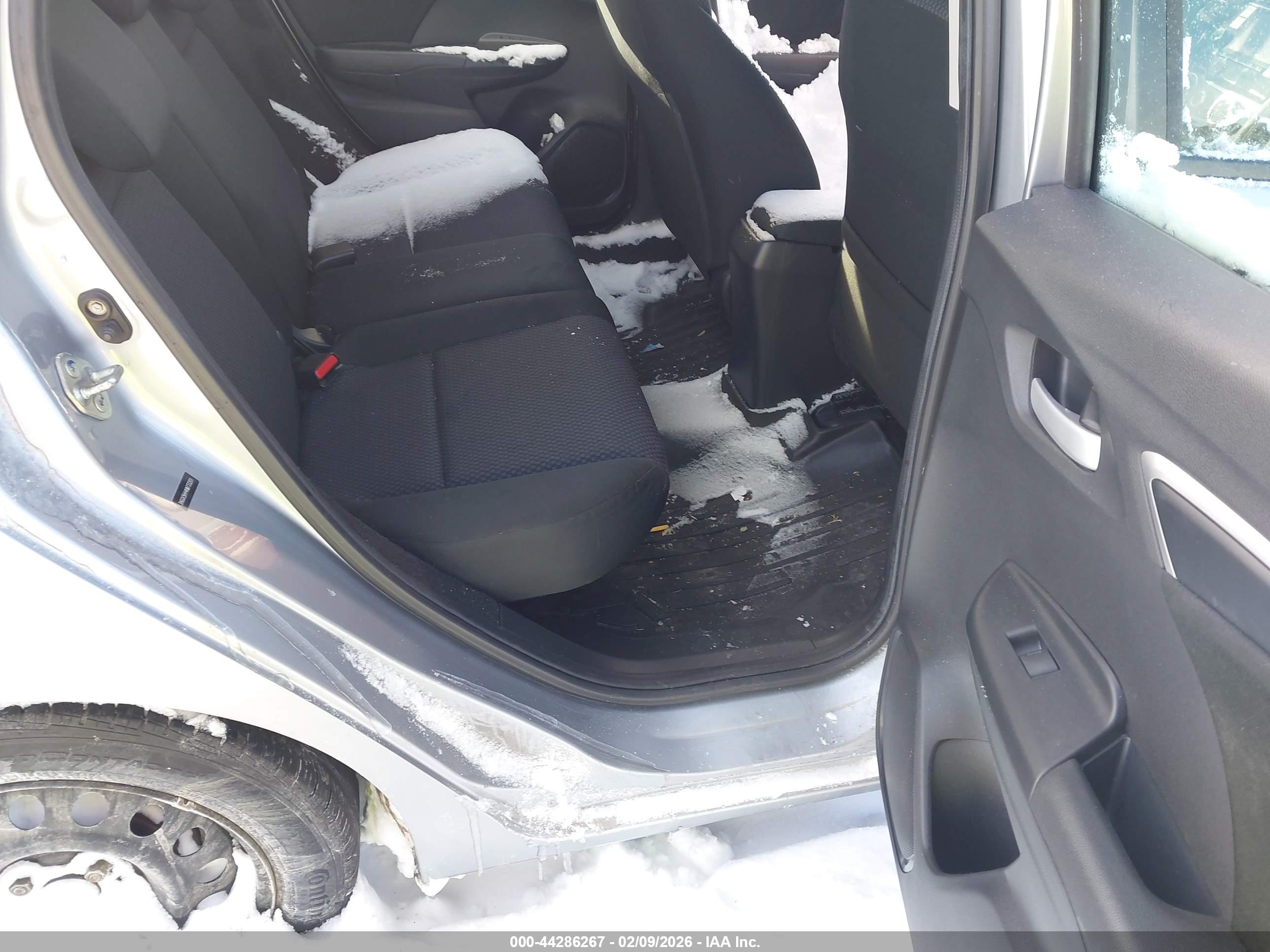 HONDA FIT image 8