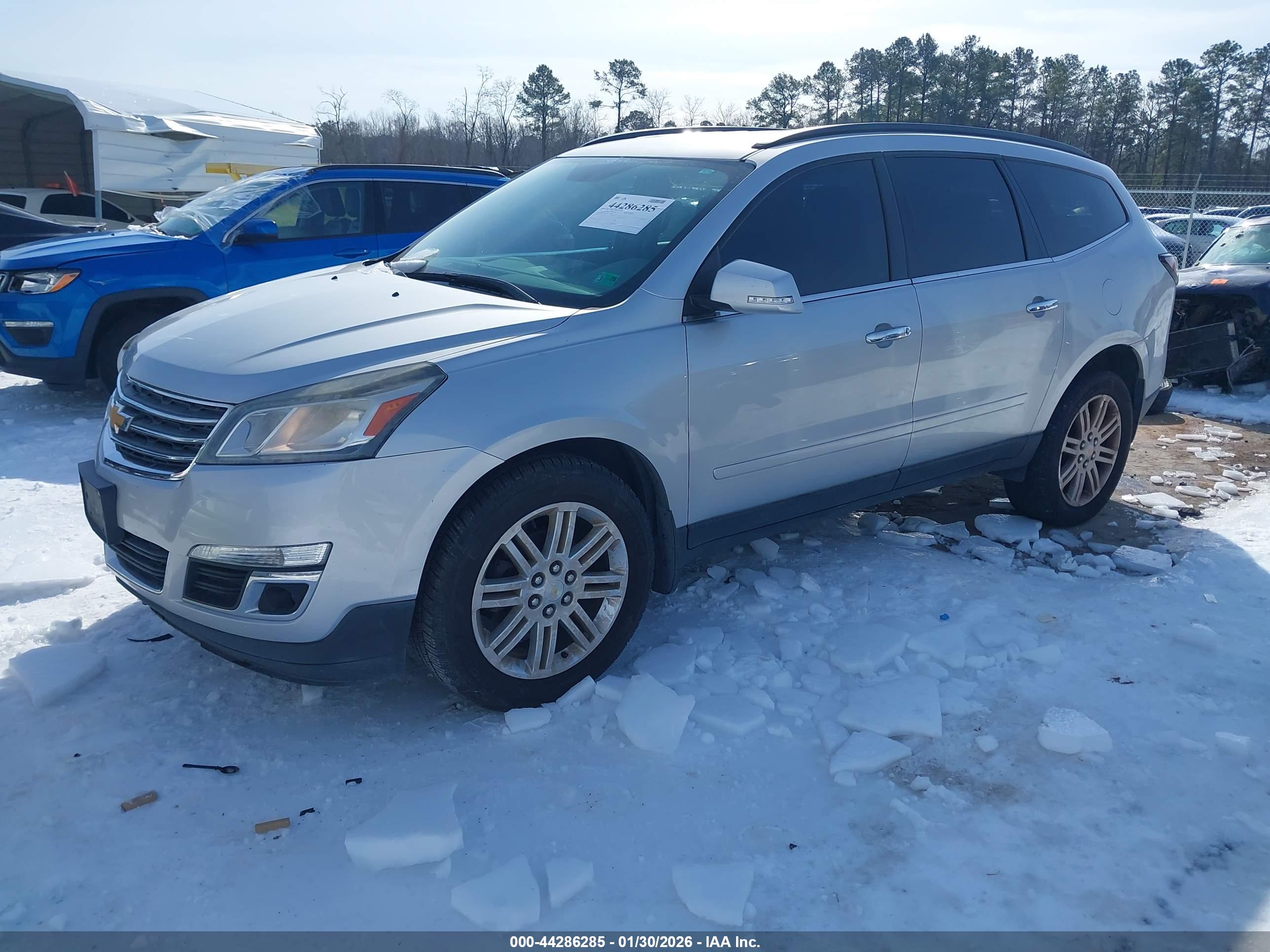 CHEVROLET TRAVERSE image 2