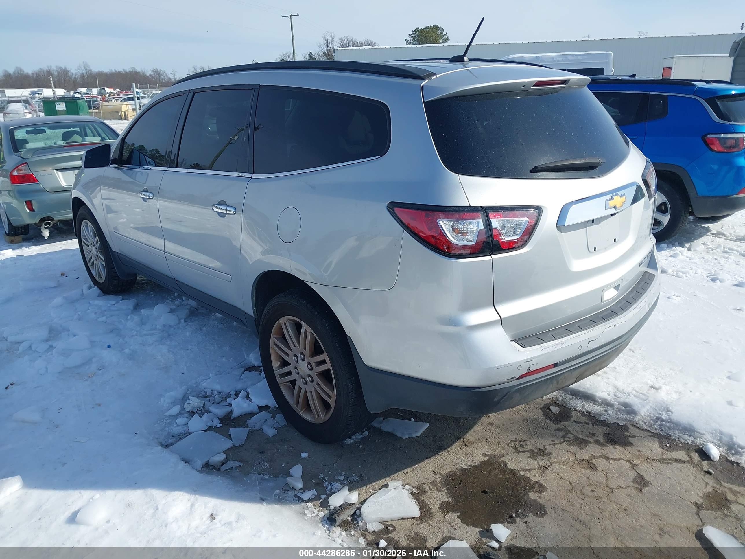 CHEVROLET TRAVERSE image 3