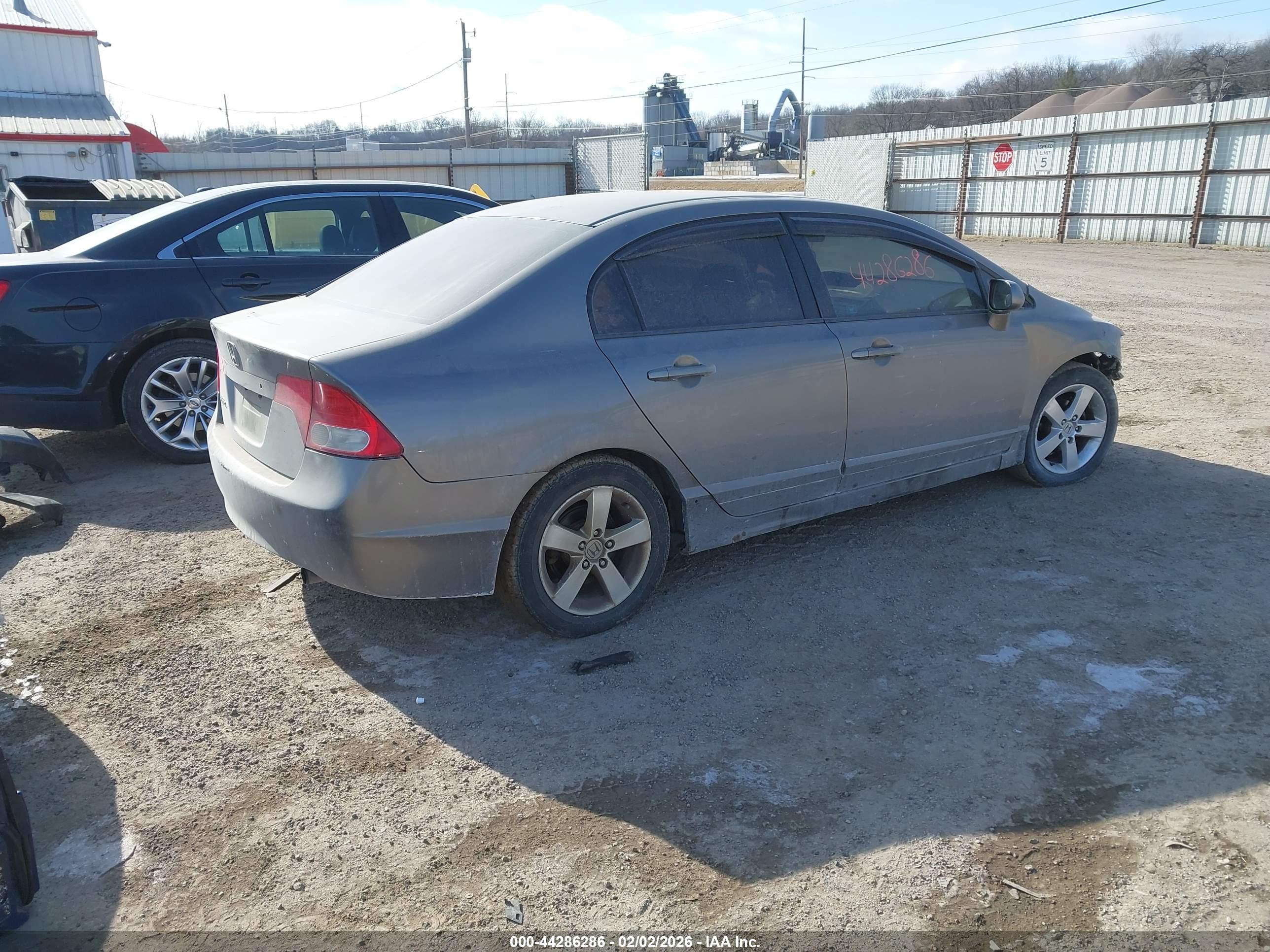 HONDA CIVIC image 4