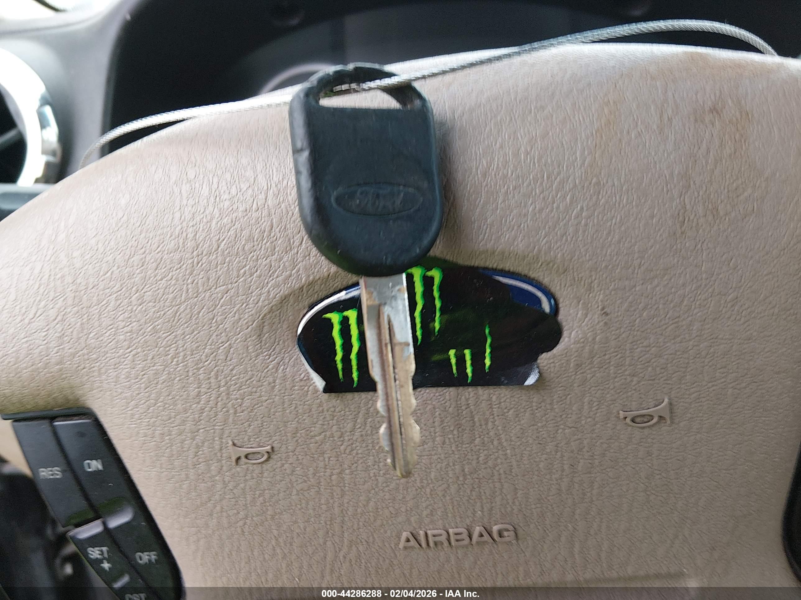 FORD EXPEDITION image 11