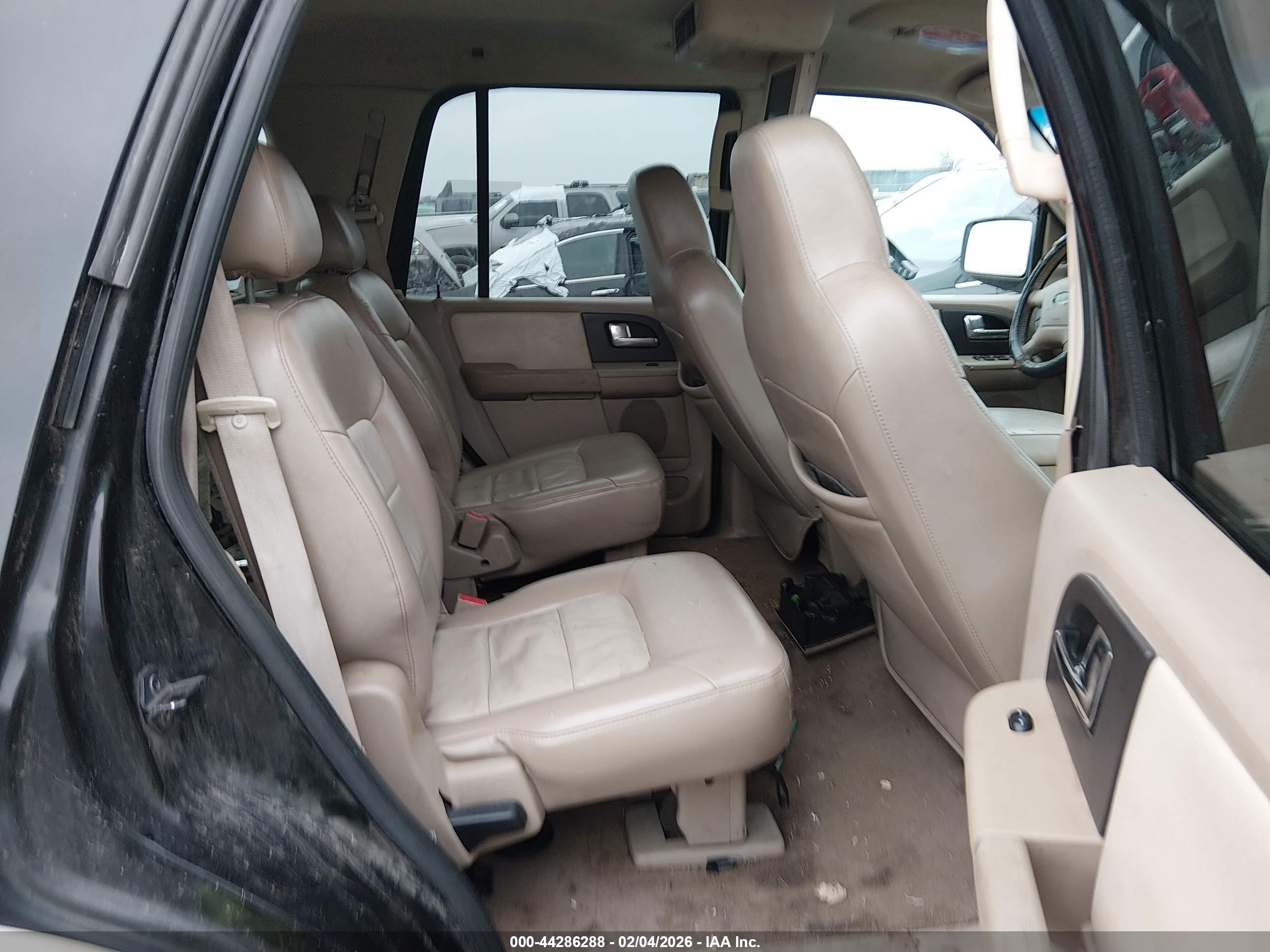 FORD EXPEDITION image 8