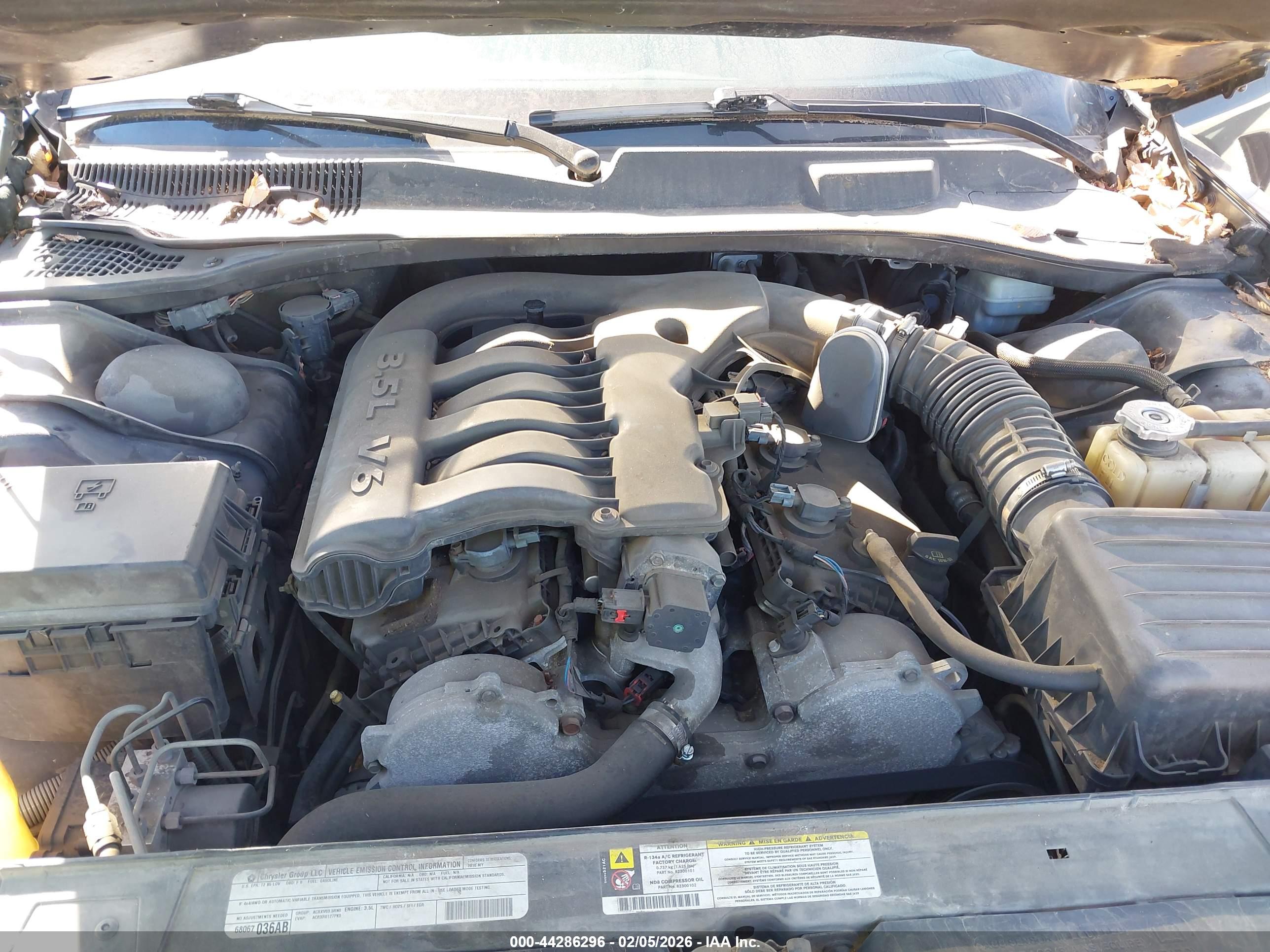 CHRYSLER 300 image 10