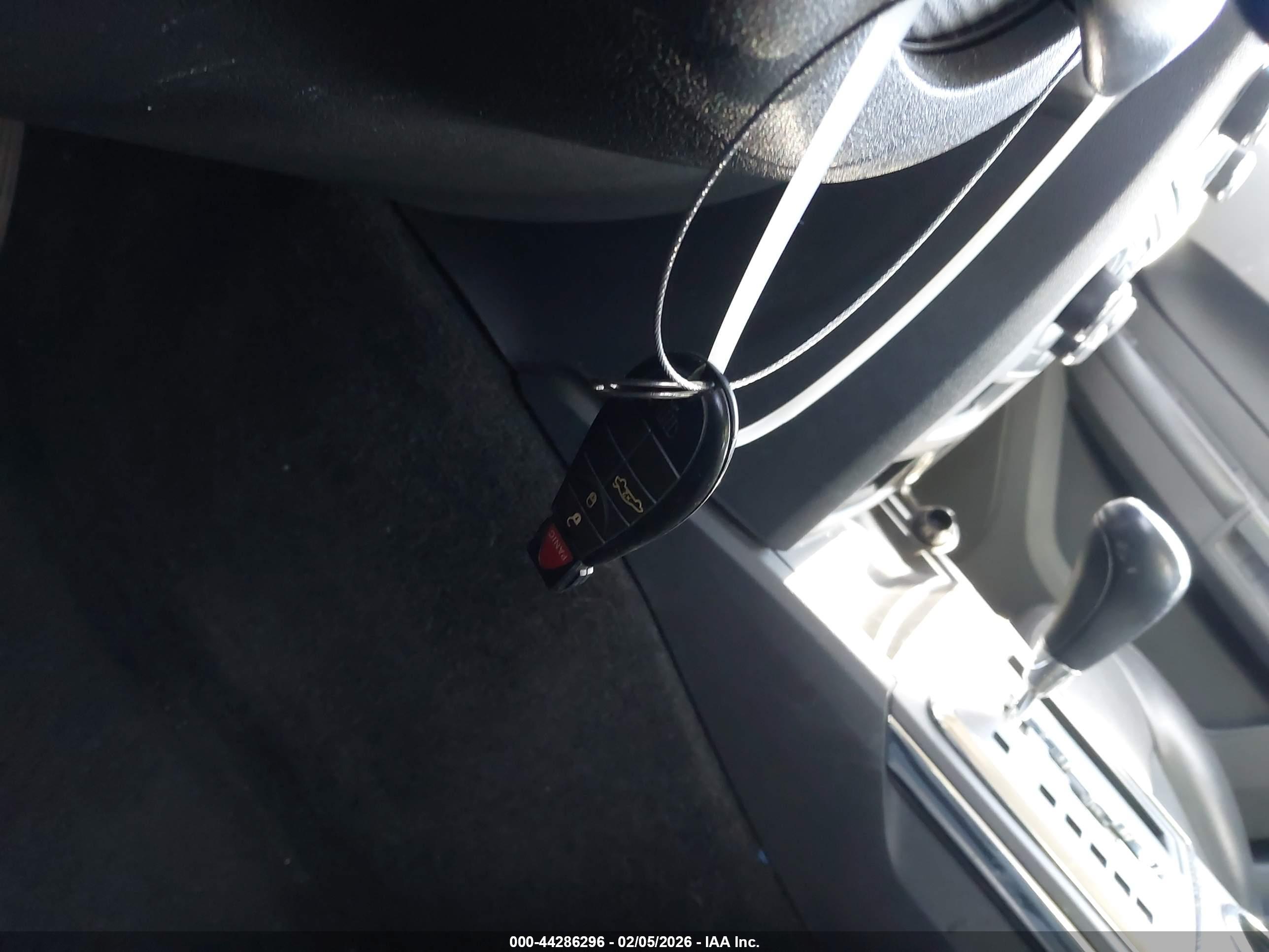 CHRYSLER 300 image 11
