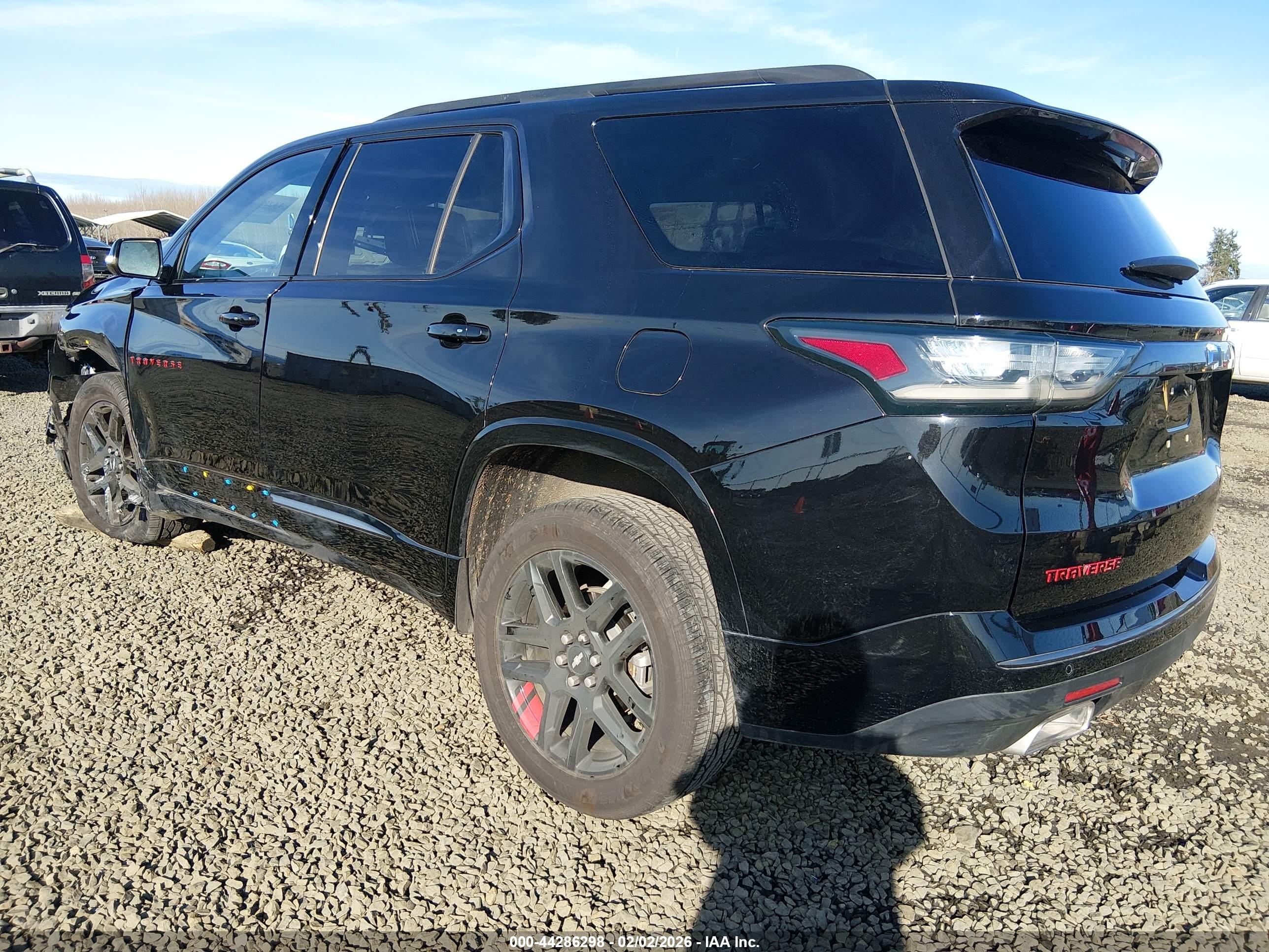 CHEVROLET TRAVERSE image 3