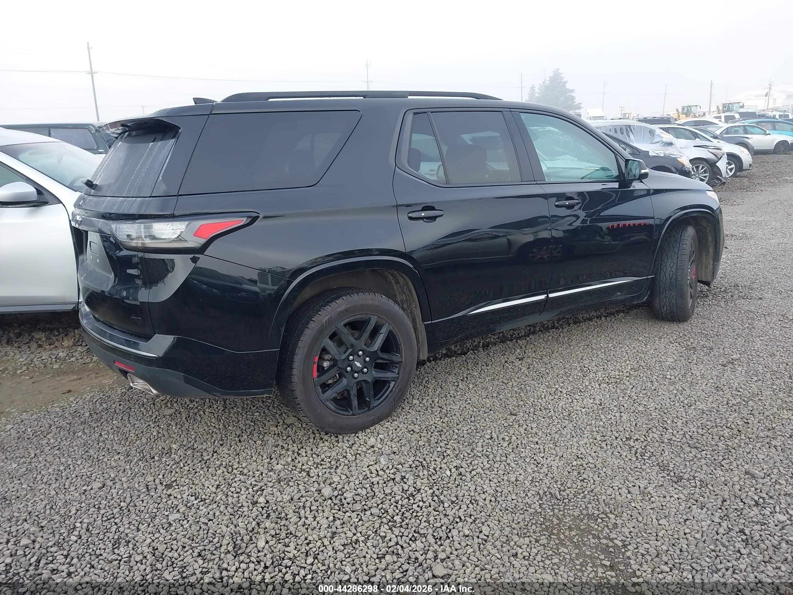 CHEVROLET TRAVERSE image 4