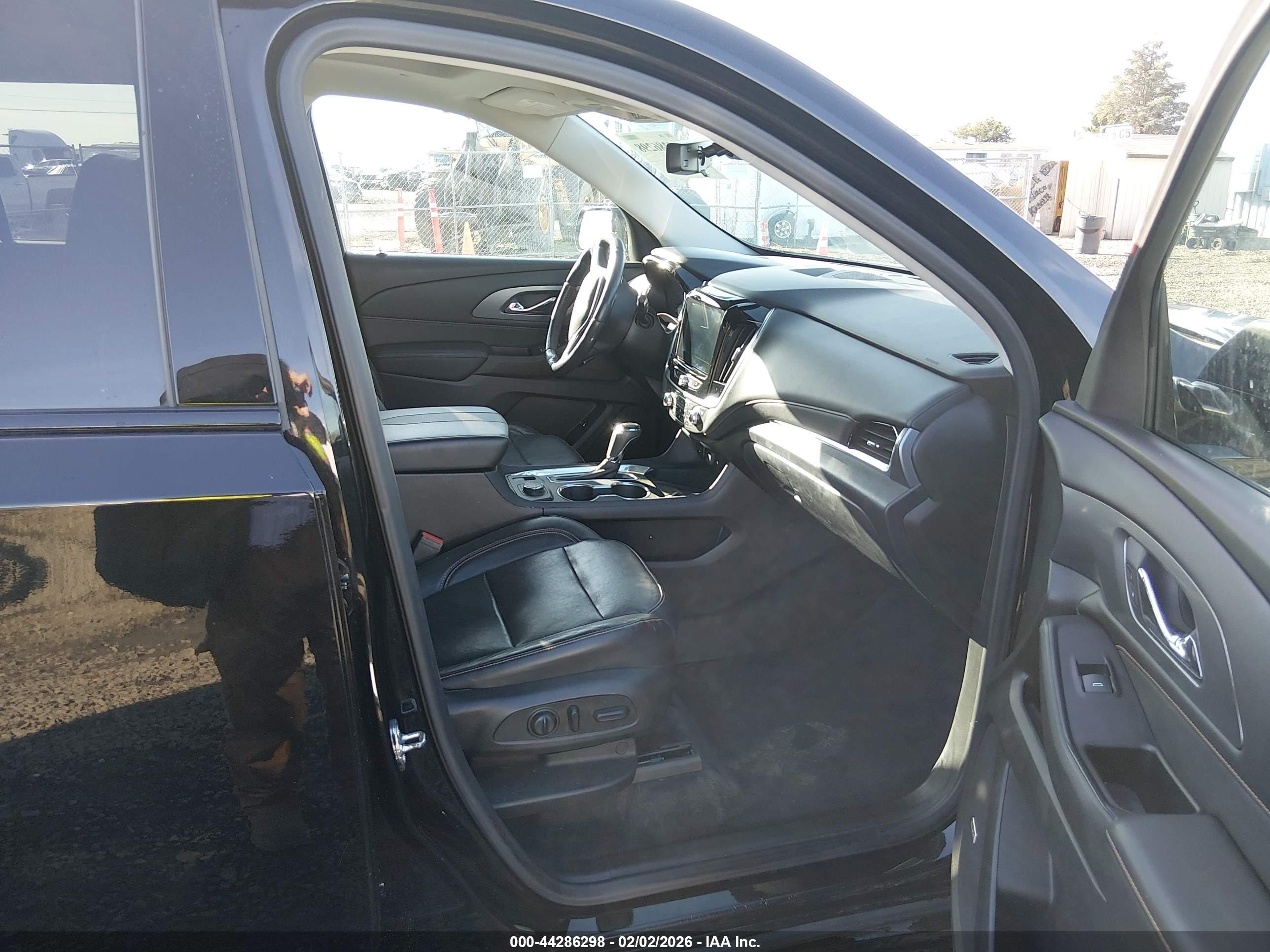 CHEVROLET TRAVERSE image 5