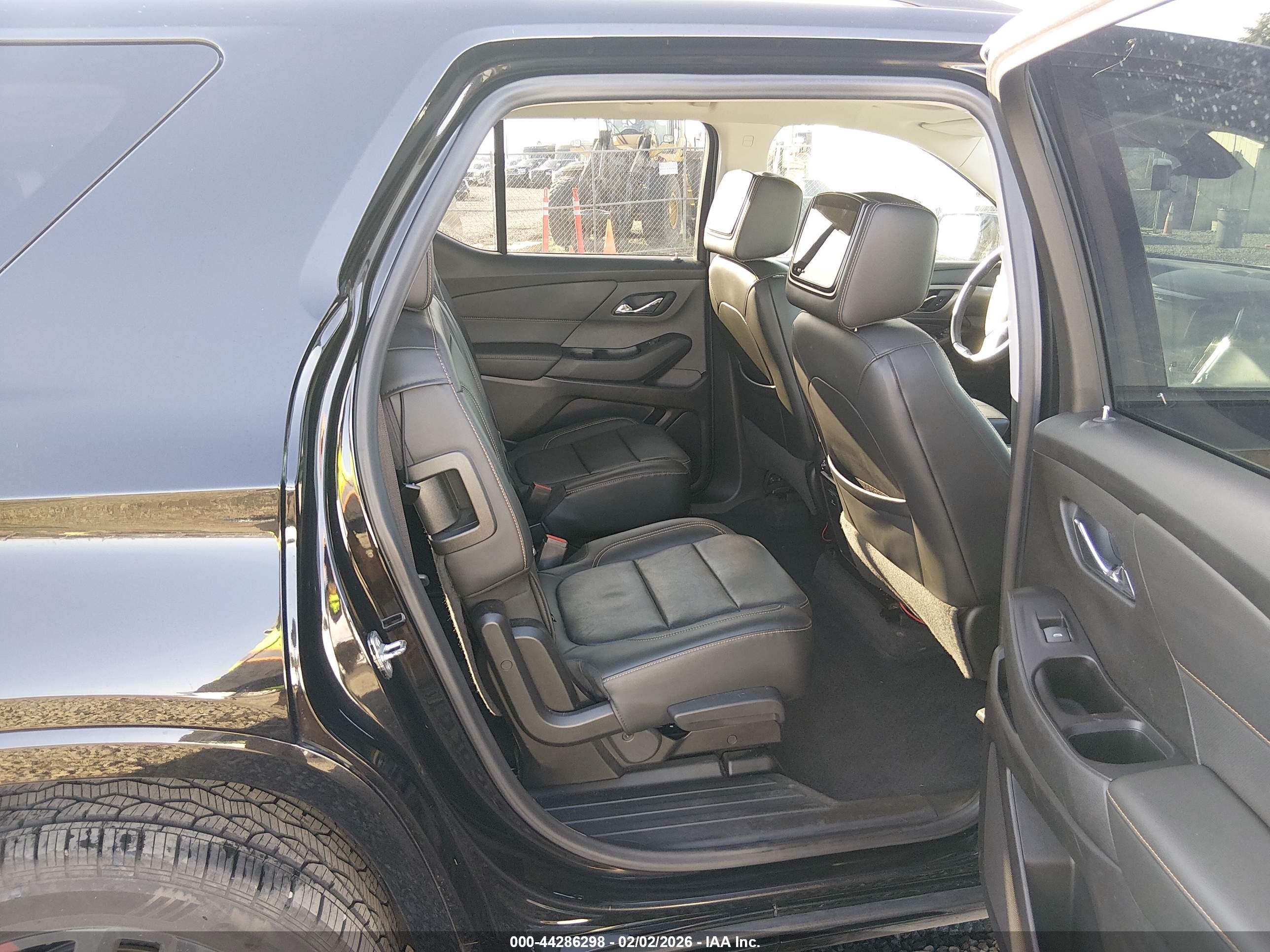 CHEVROLET TRAVERSE image 8