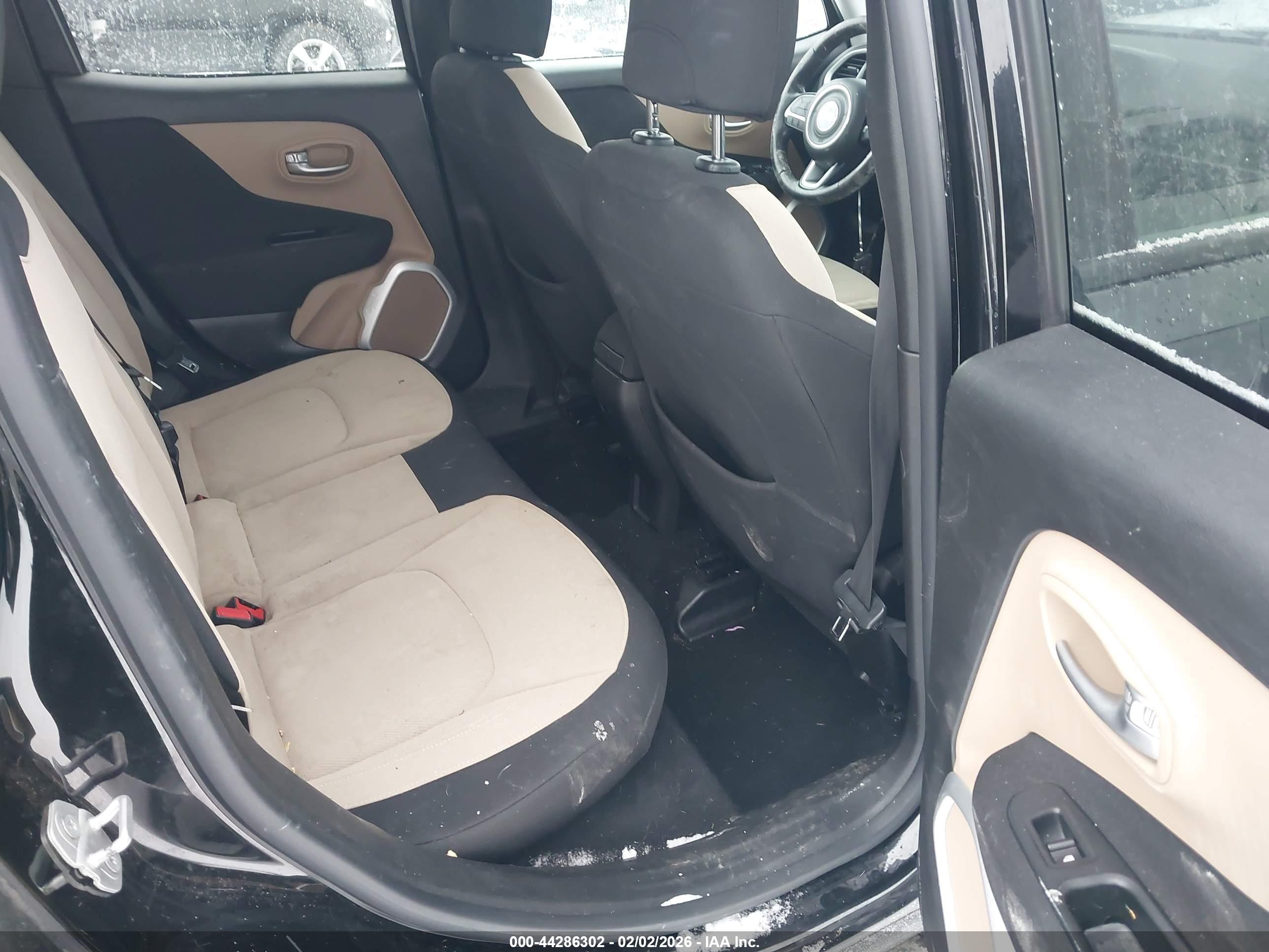 JEEP RENEGADE image 8