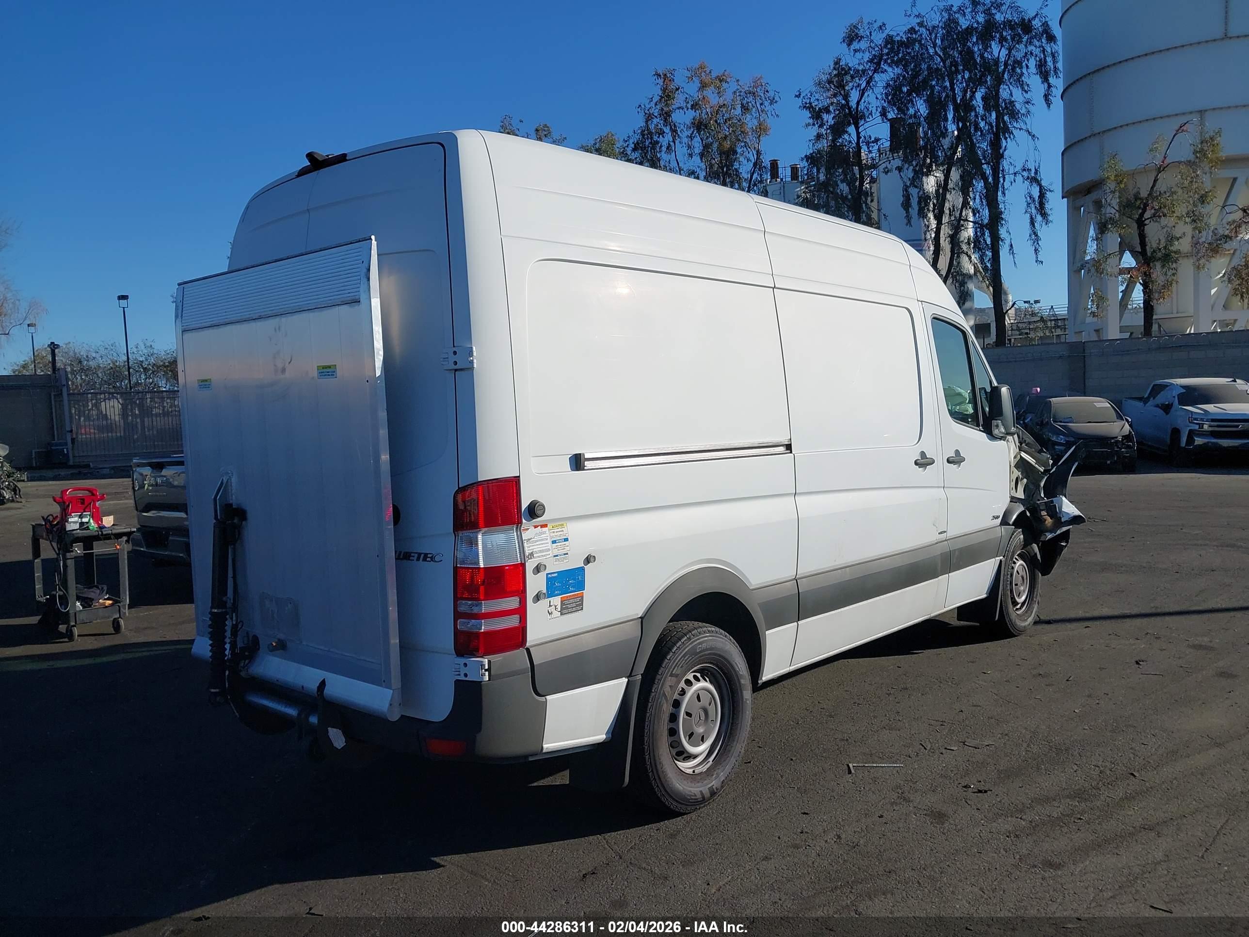 MERCEDES-BENZ SPRINTER image 4