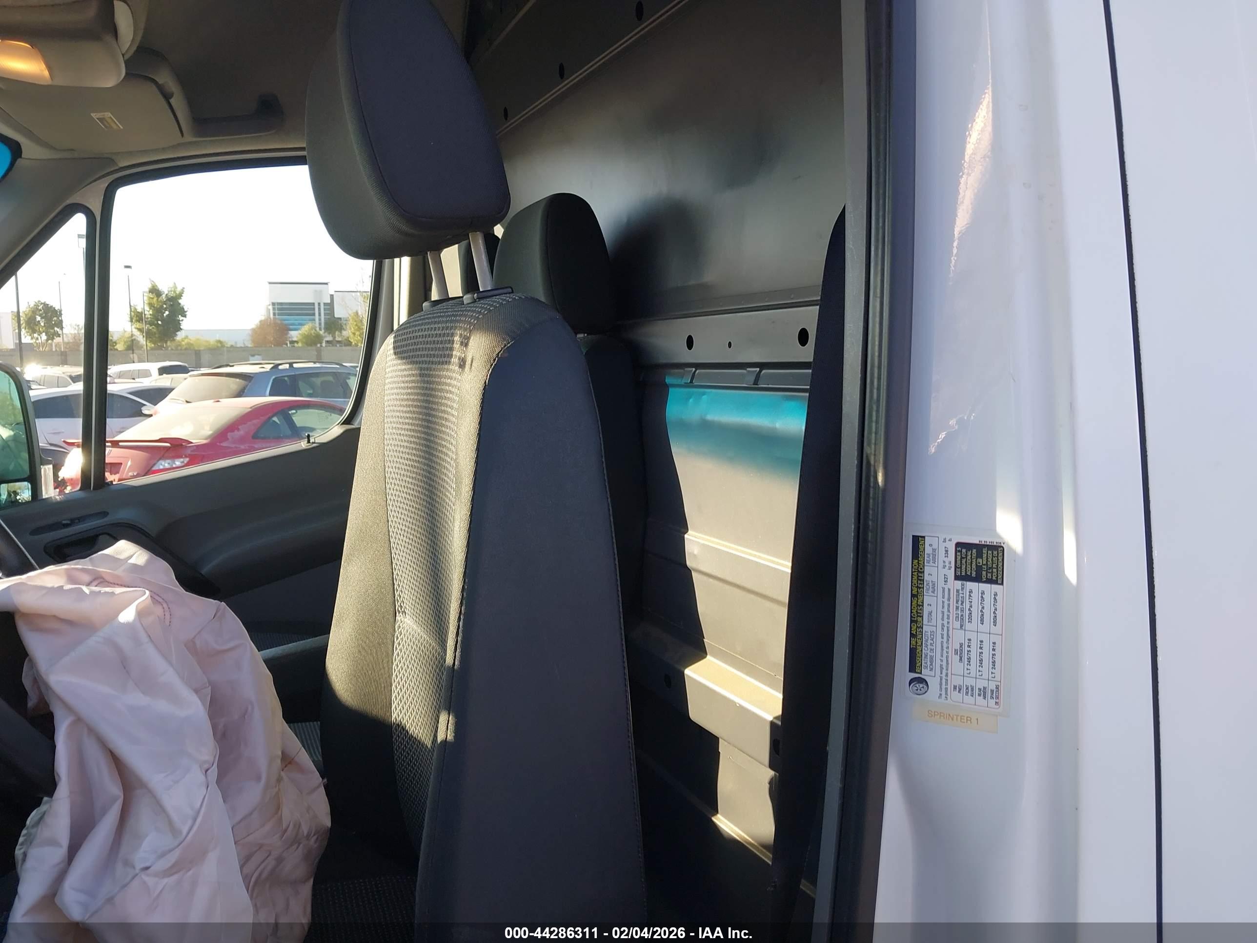 MERCEDES-BENZ SPRINTER image 8