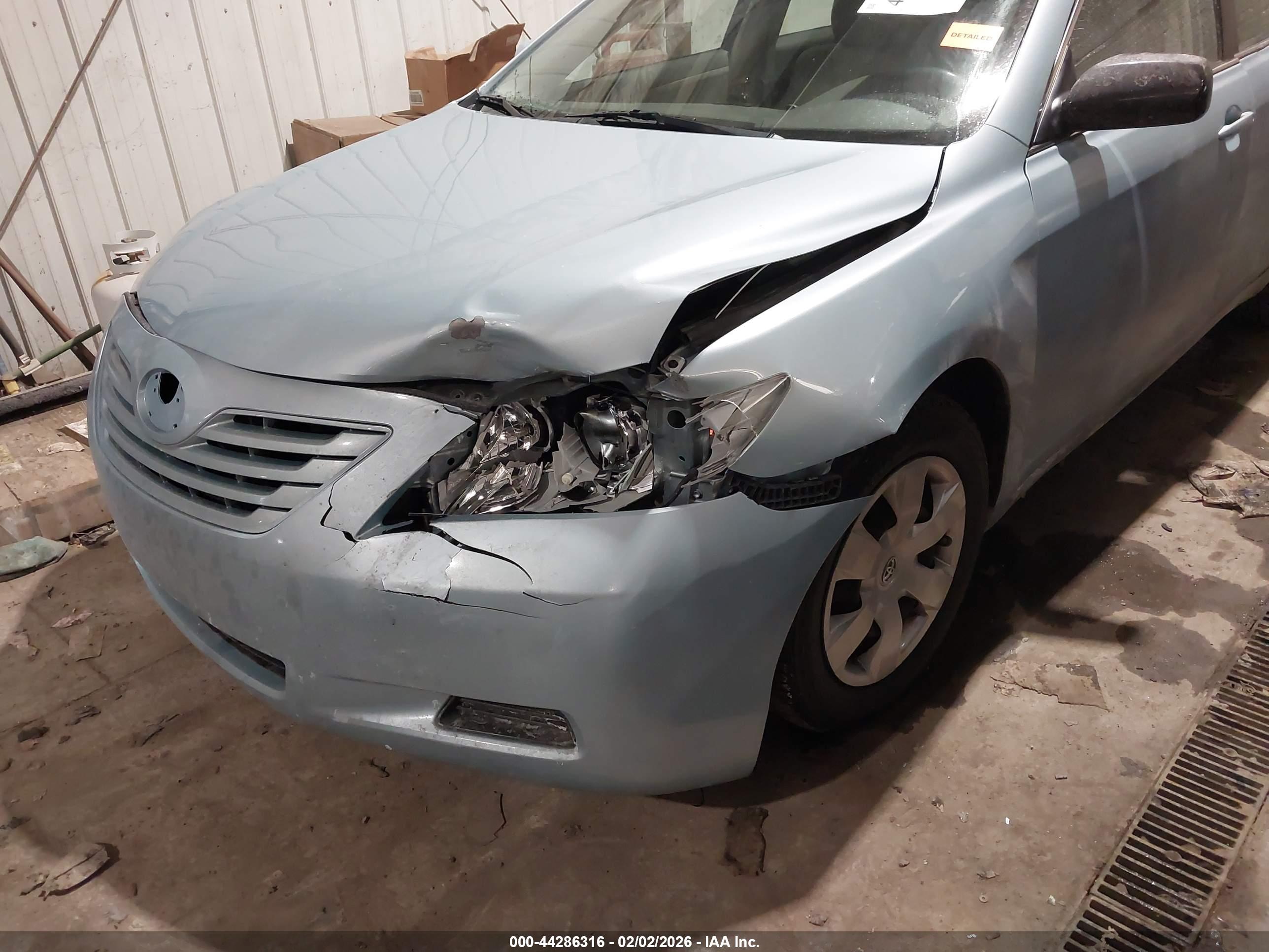 TOYOTA CAMRY image 6