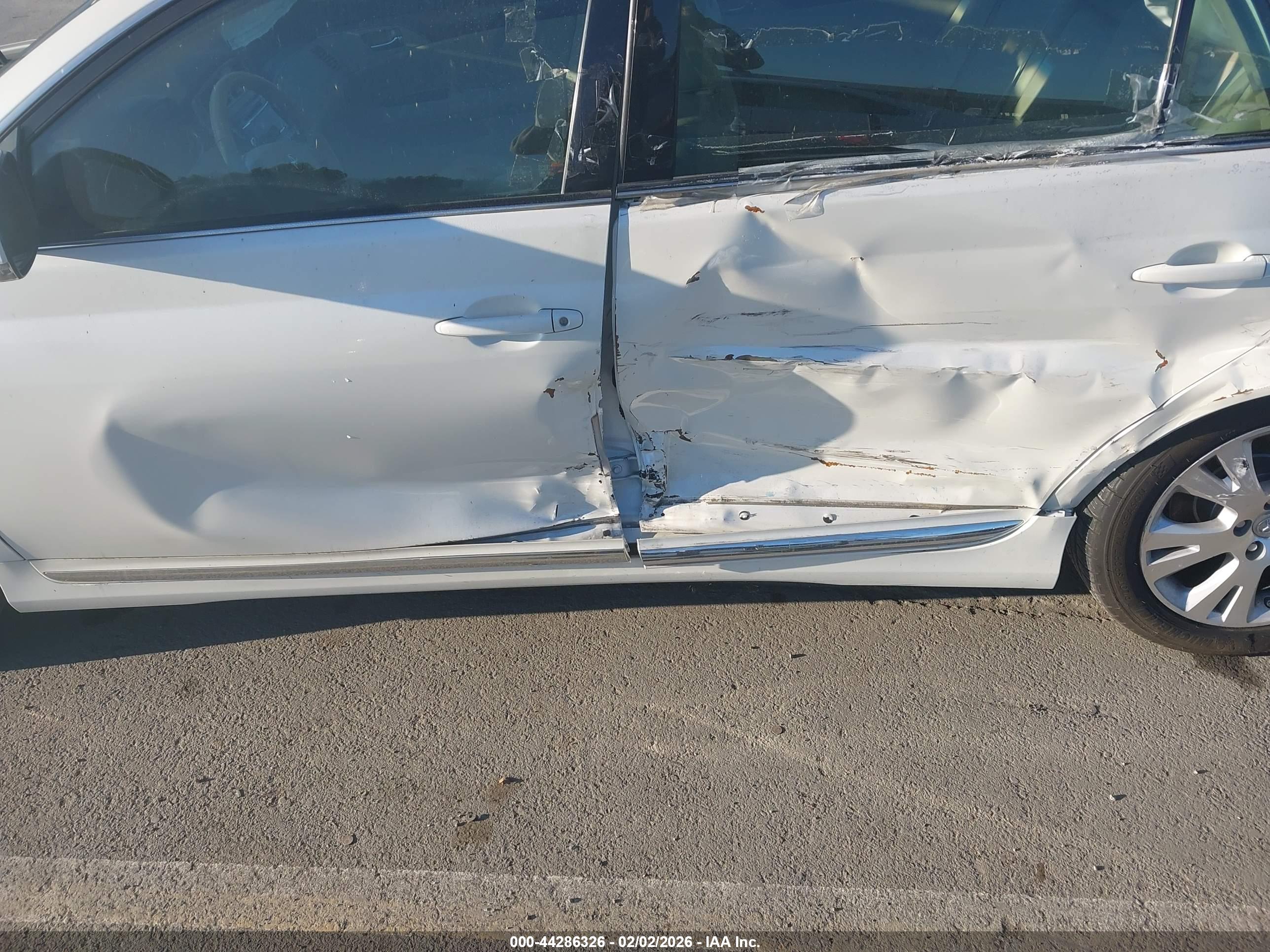 TOYOTA AVALON image 6