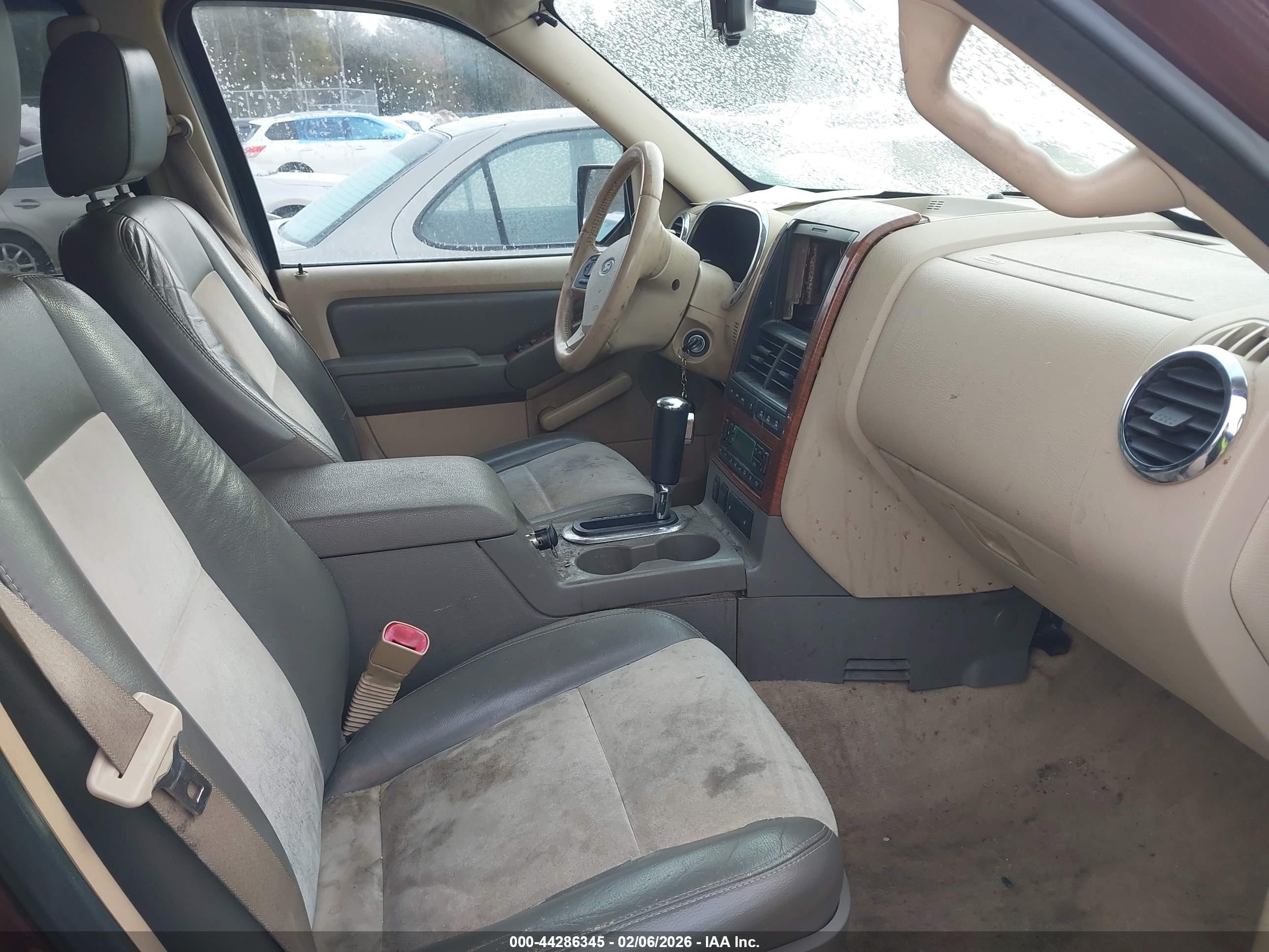 FORD EXPLORER image 5