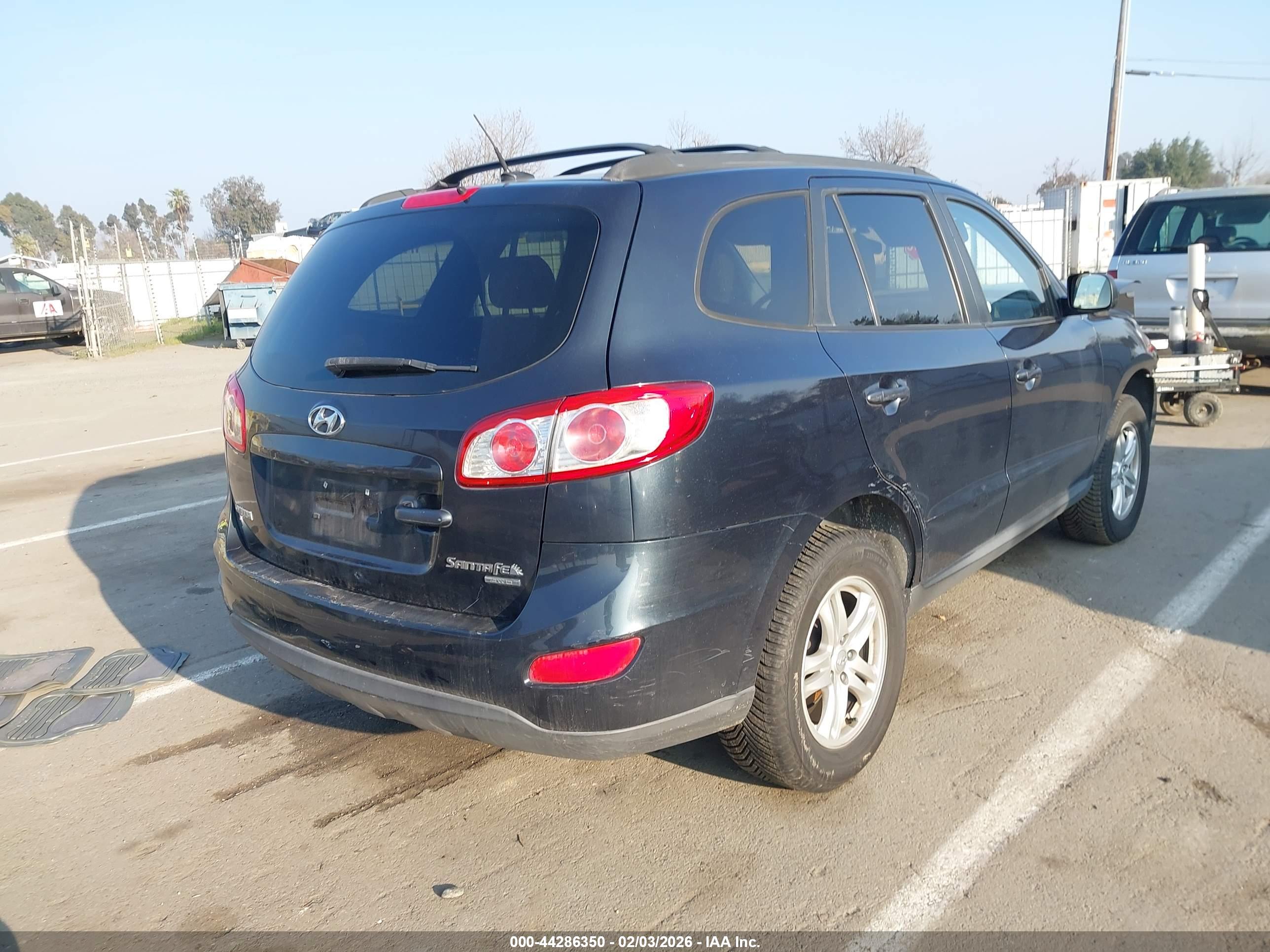 HYUNDAI SANTA image 4