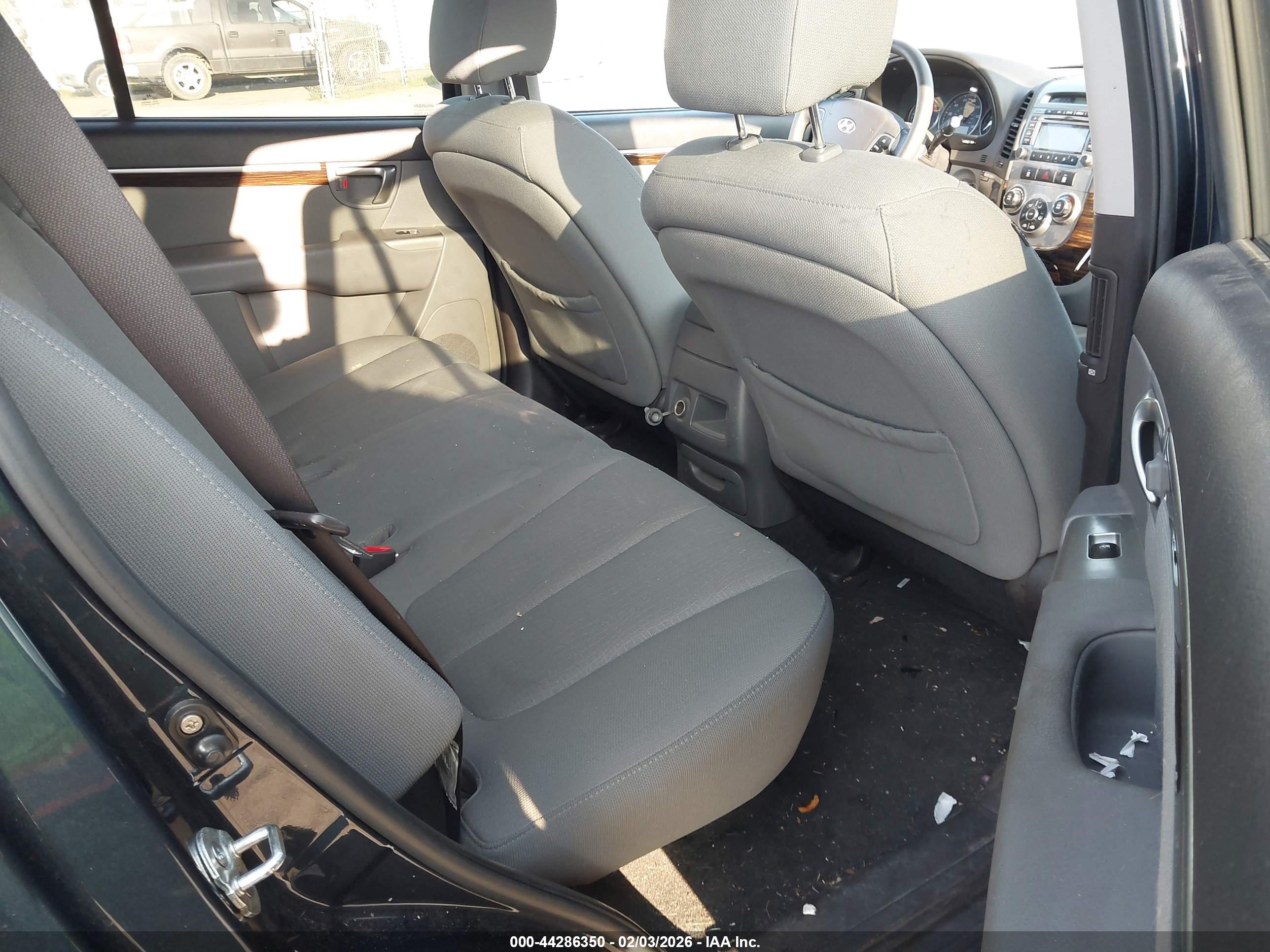 HYUNDAI SANTA image 8