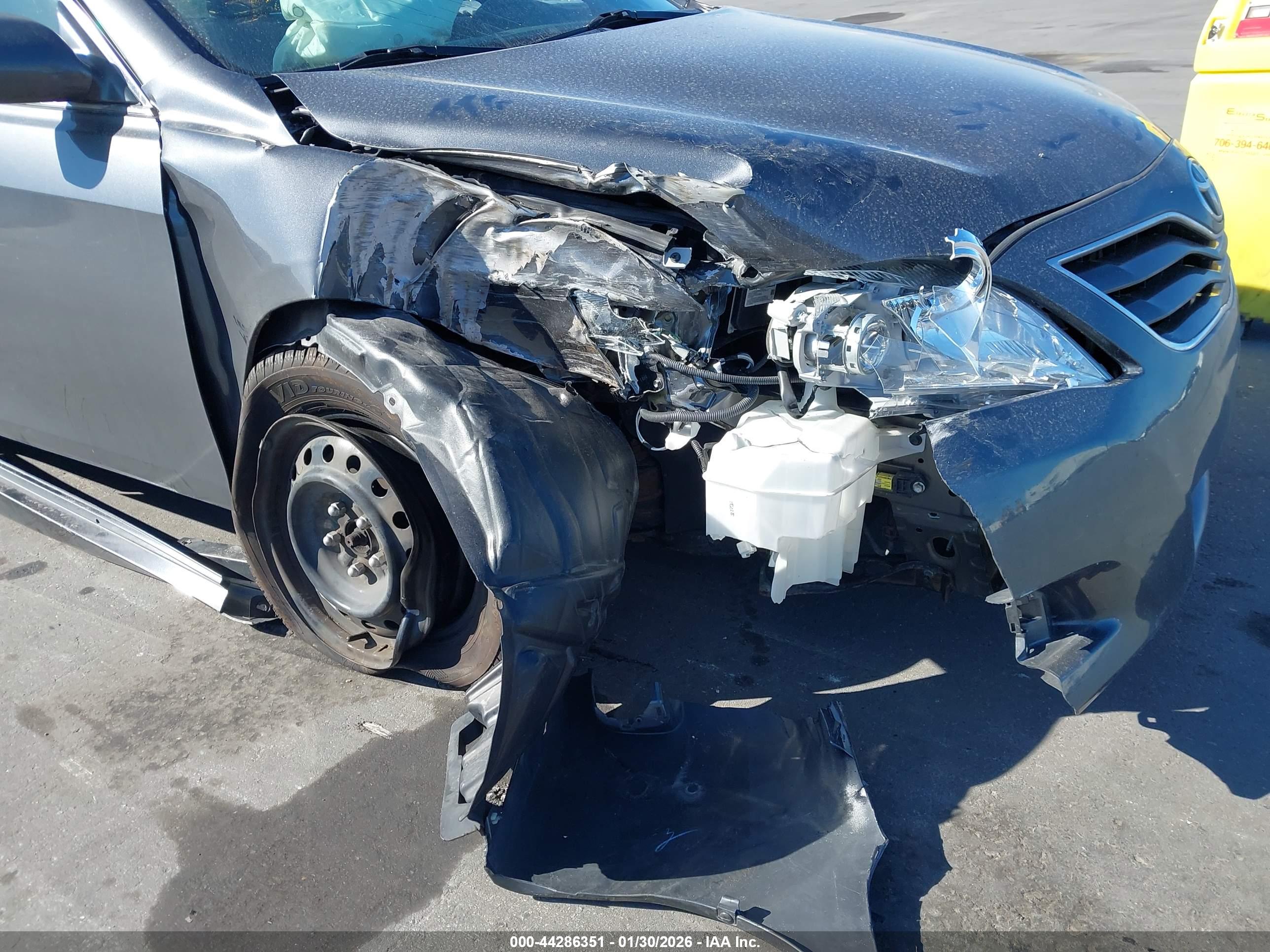TOYOTA CAMRY image 6