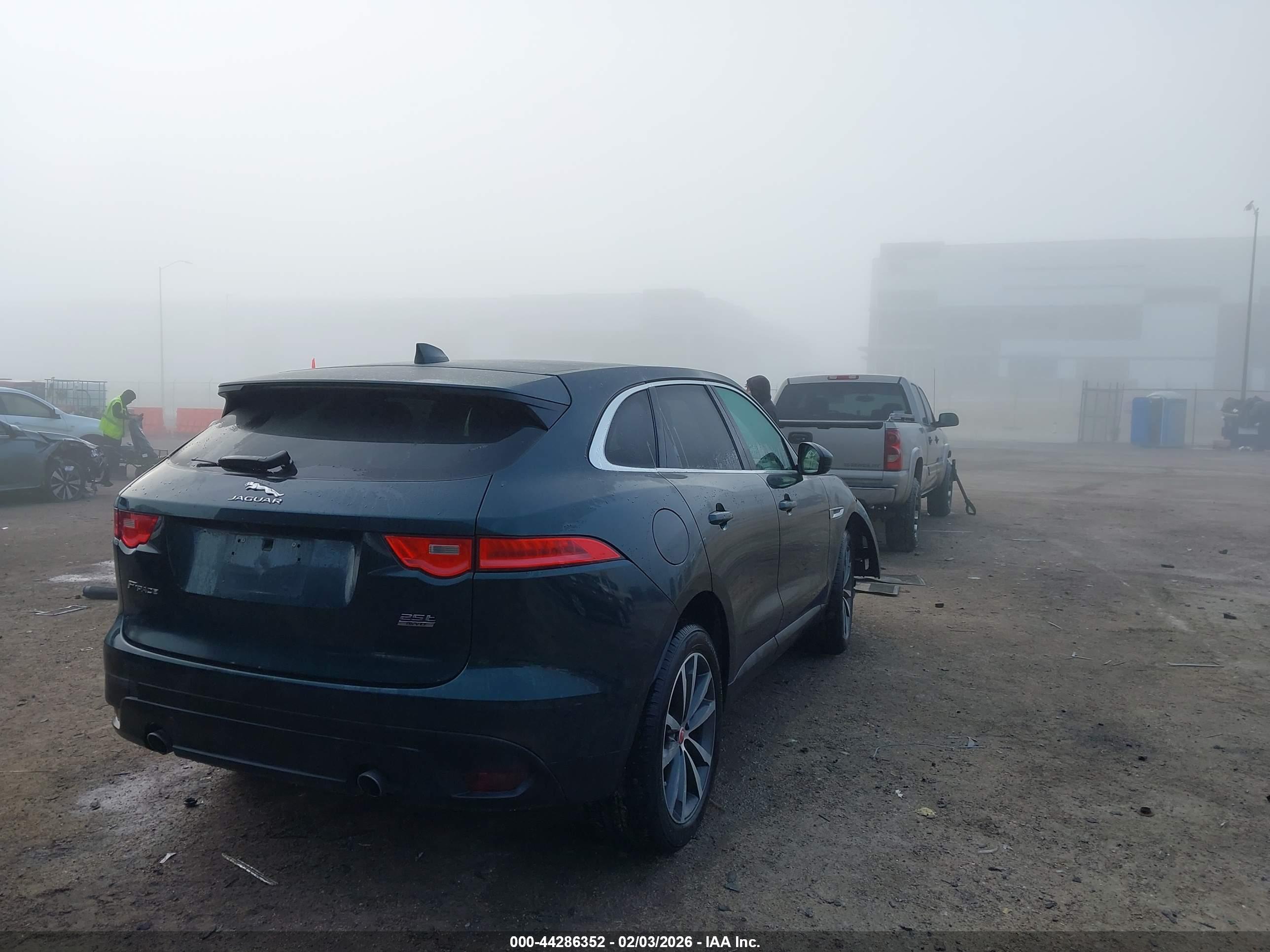 JAGUAR F-PACE image 4