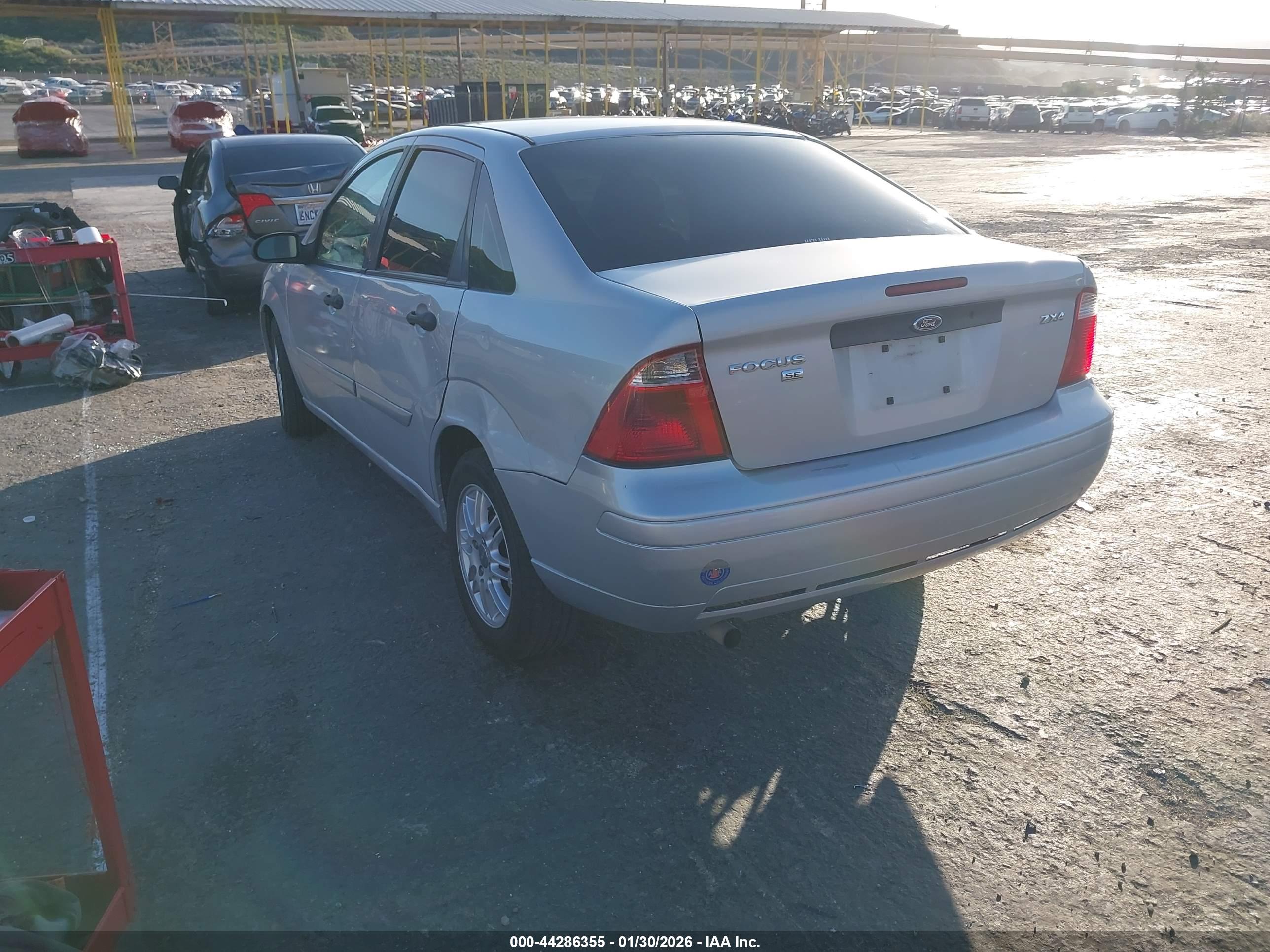 FORD FOCUS image 3