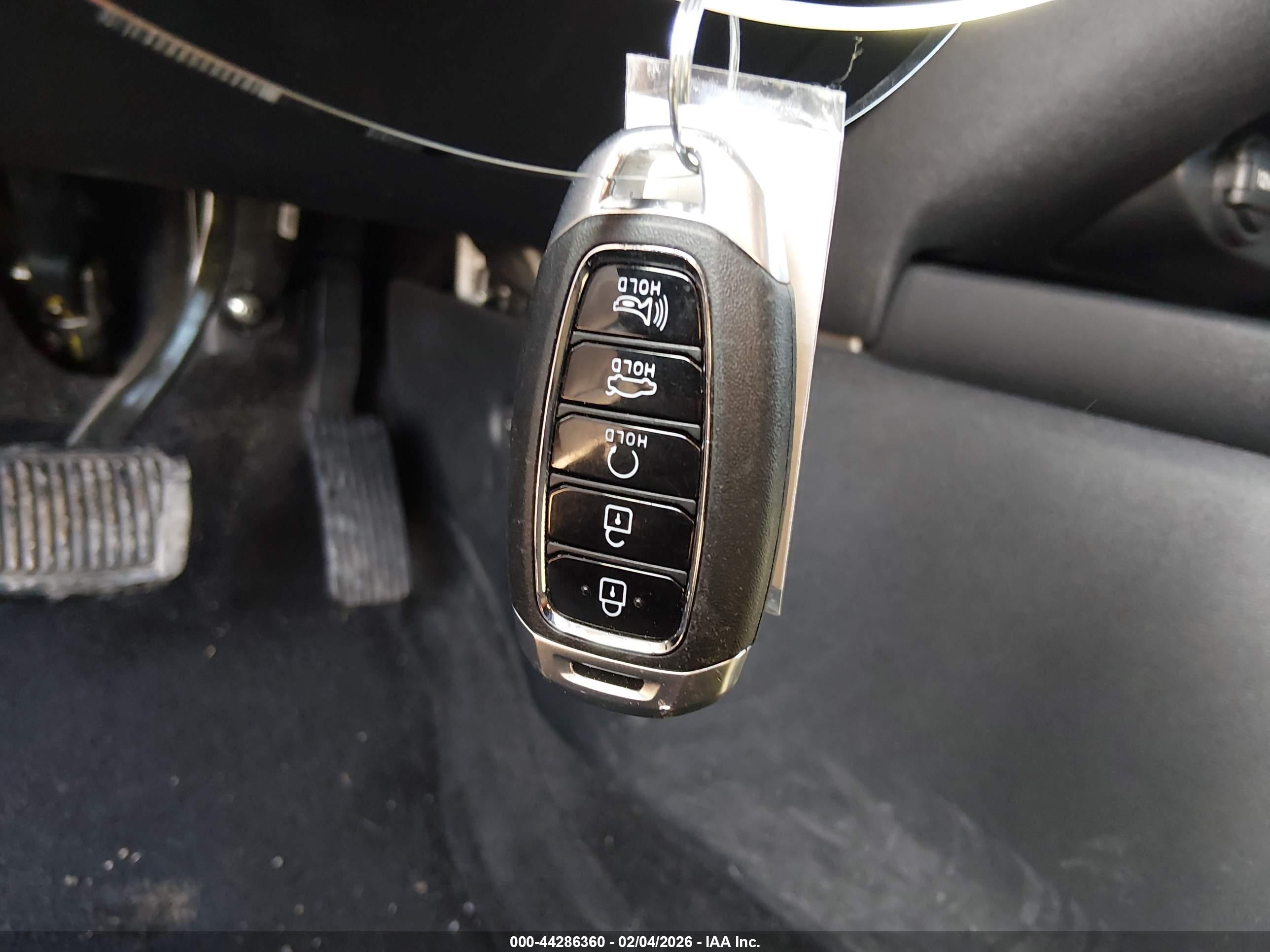 HYUNDAI ELANTRA image 11