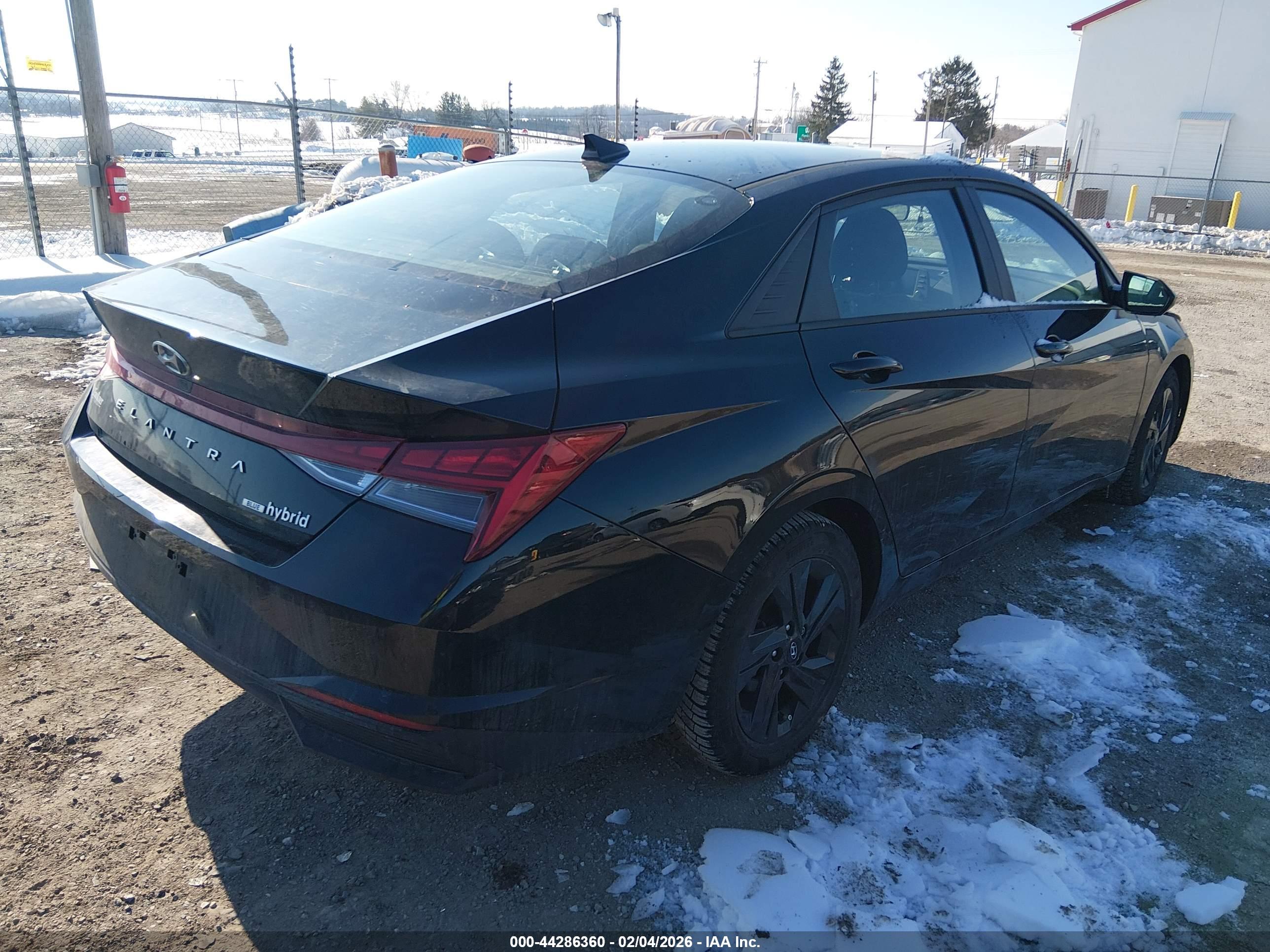 HYUNDAI ELANTRA image 4