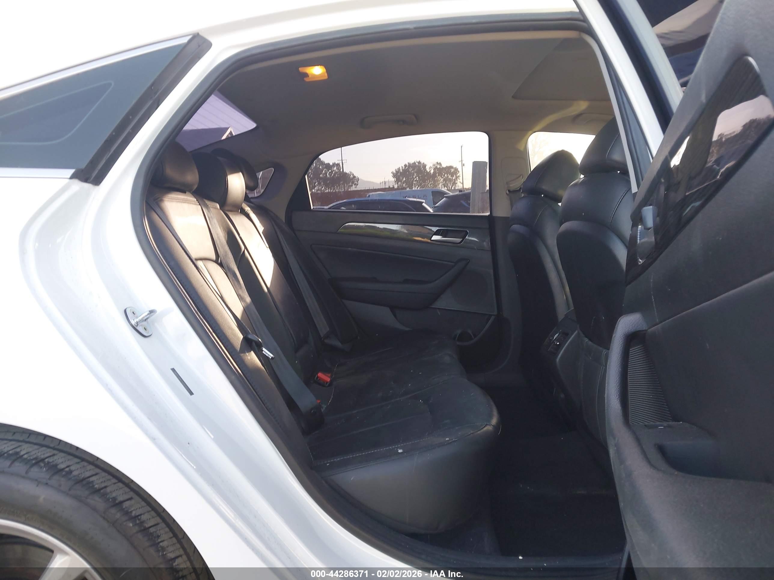 HYUNDAI SONATA image 8