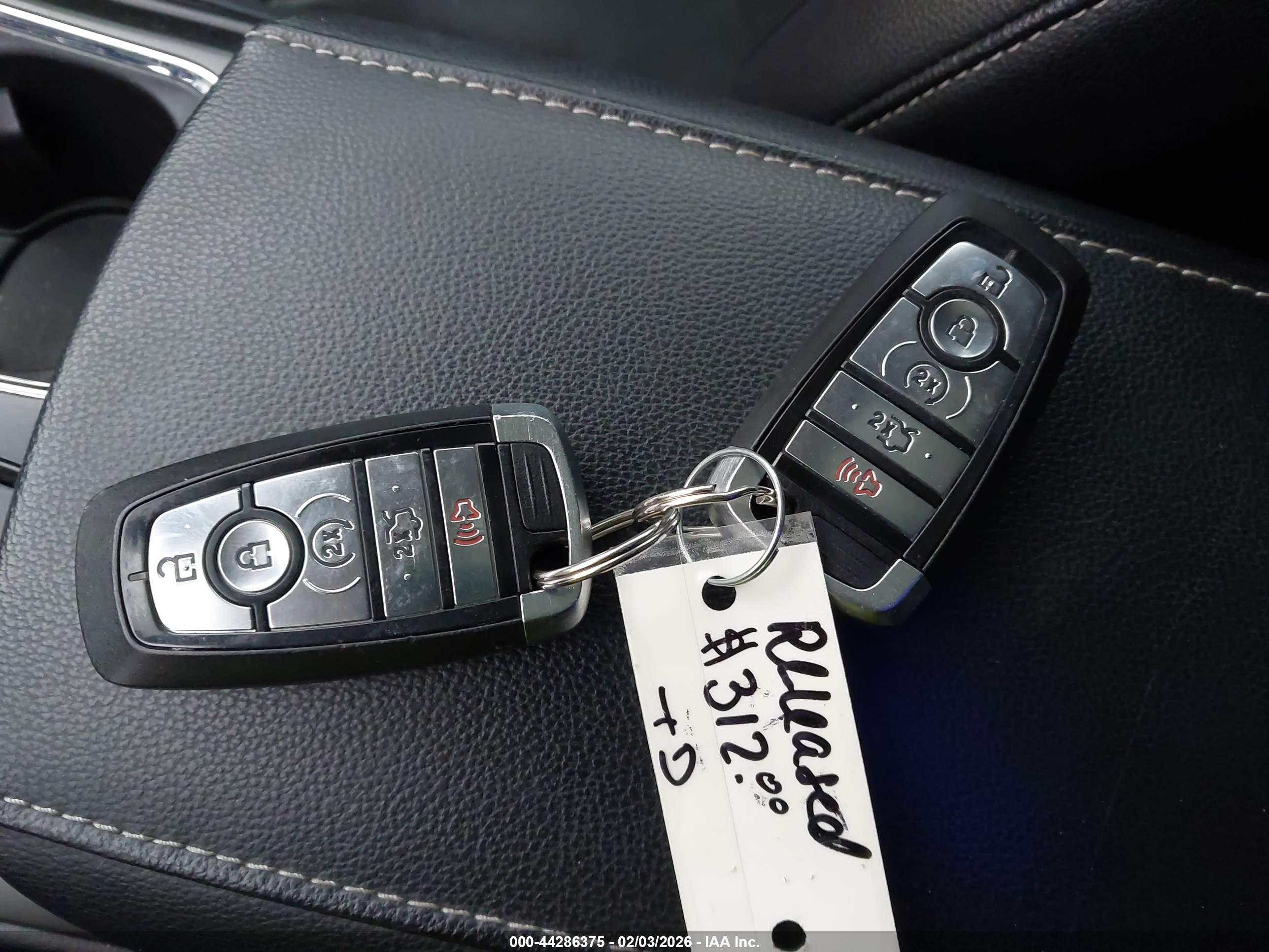 FORD FUSION image 11