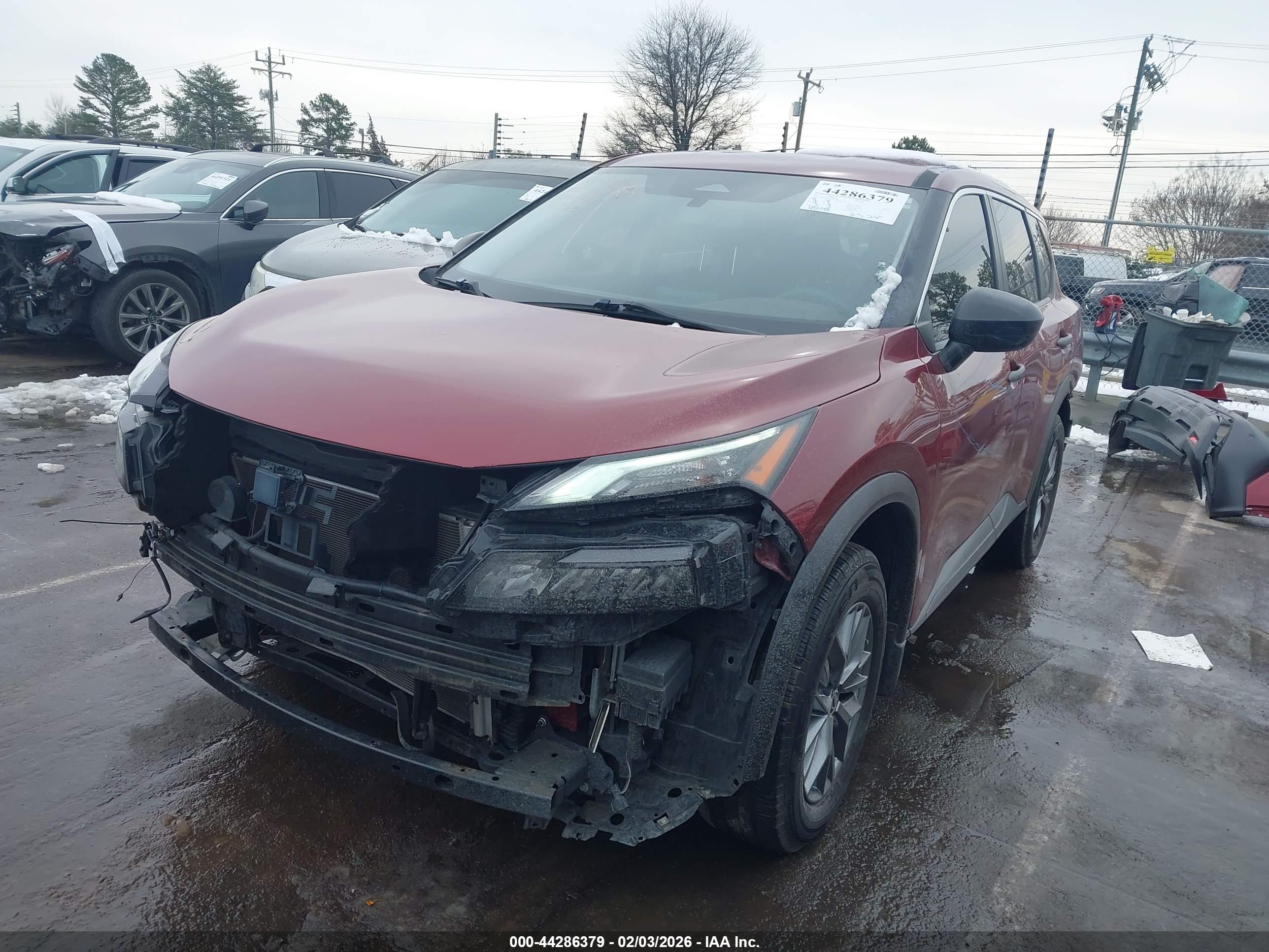 NISSAN ROGUE image 2