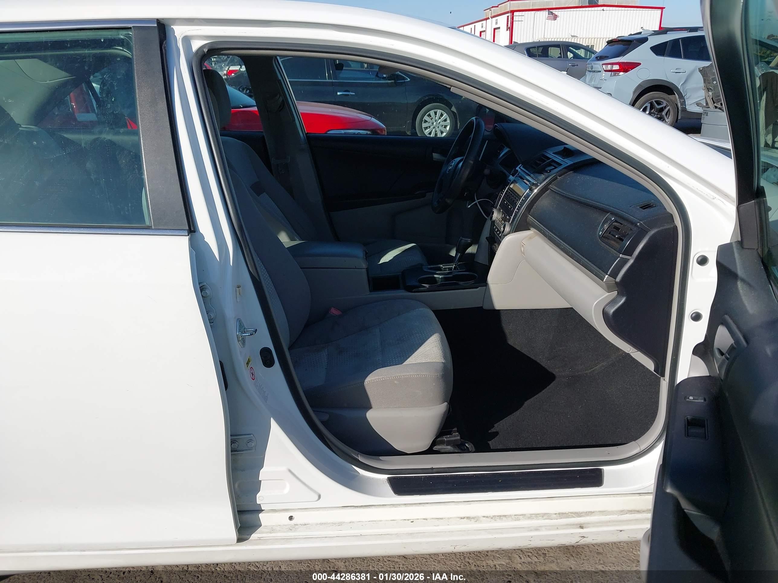 TOYOTA CAMRY image 5