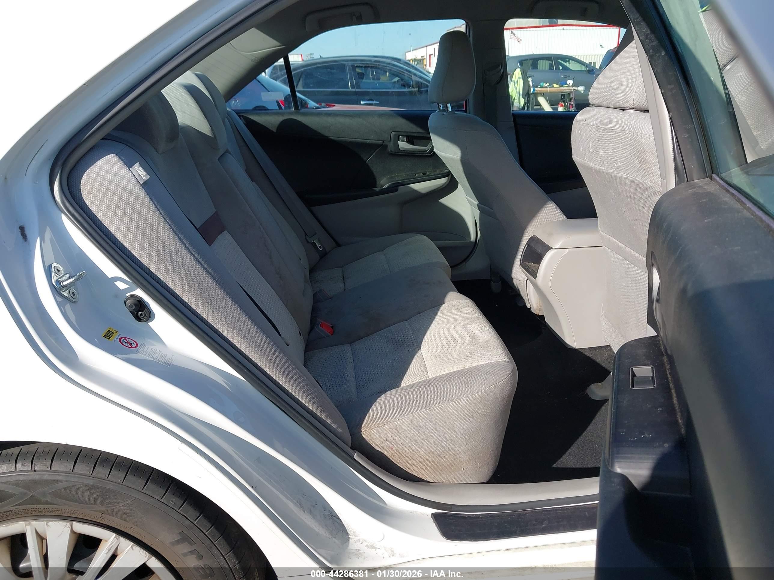 TOYOTA CAMRY image 8