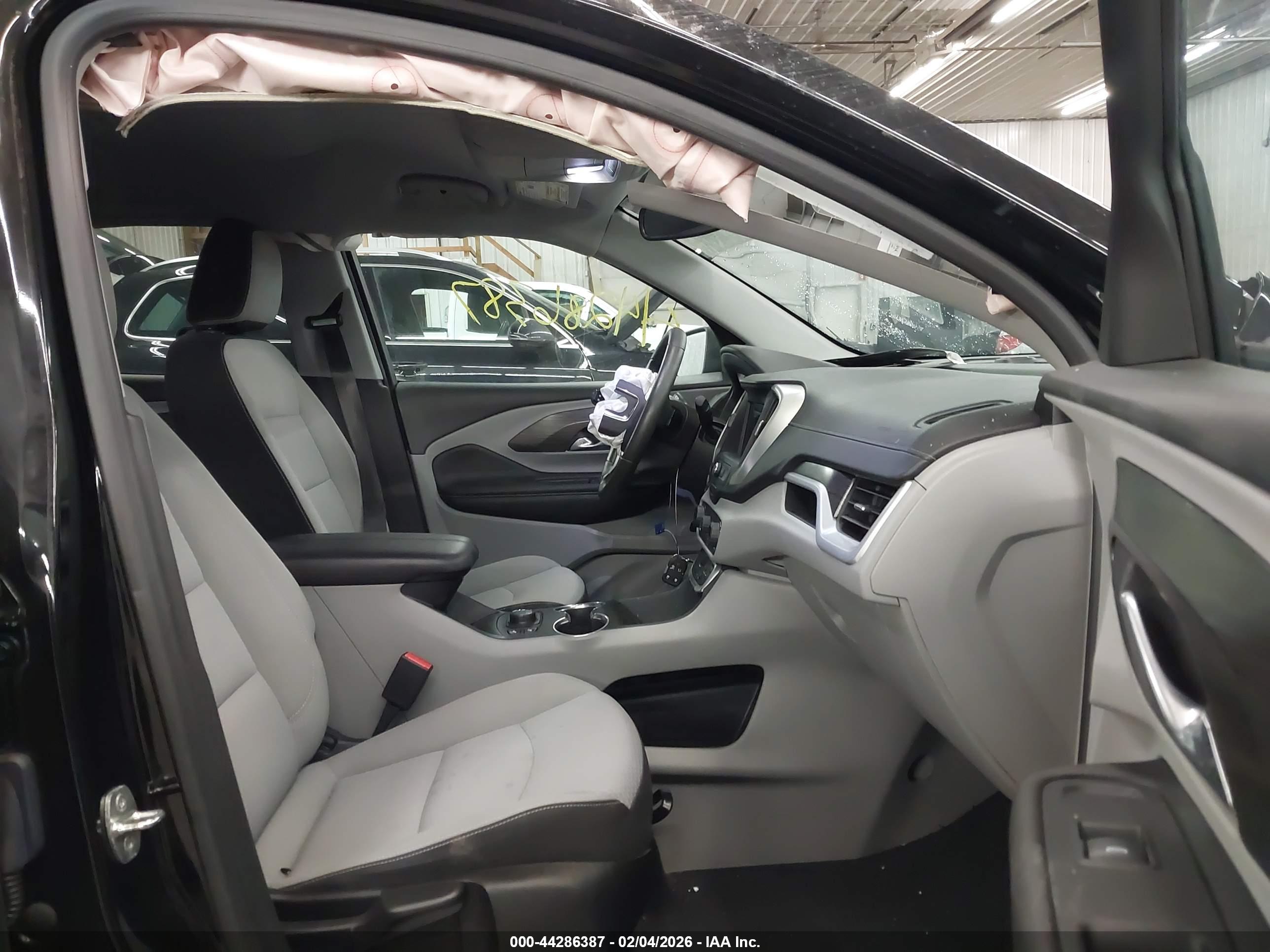 GMC TERRAIN image 5