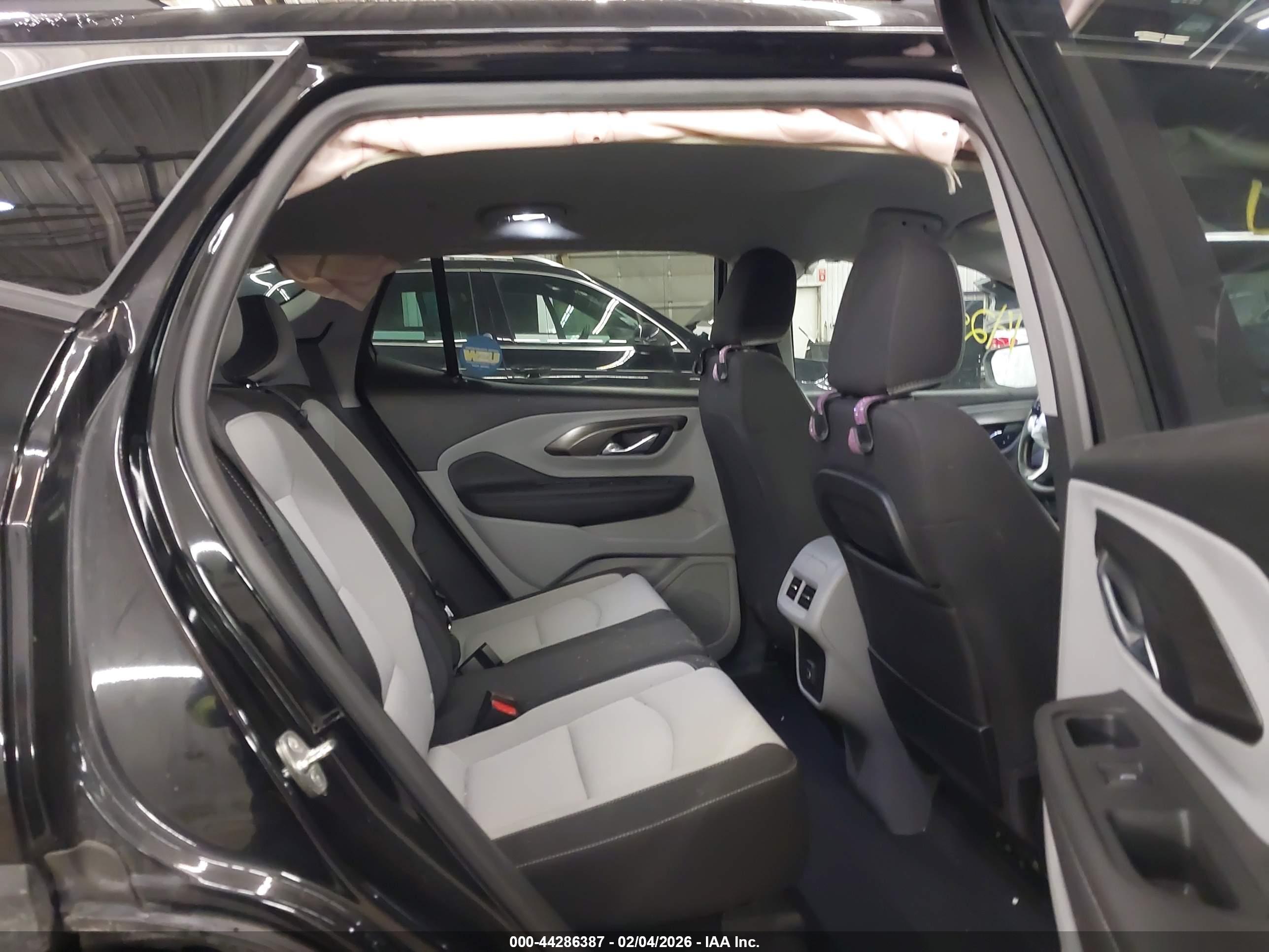 GMC TERRAIN image 8