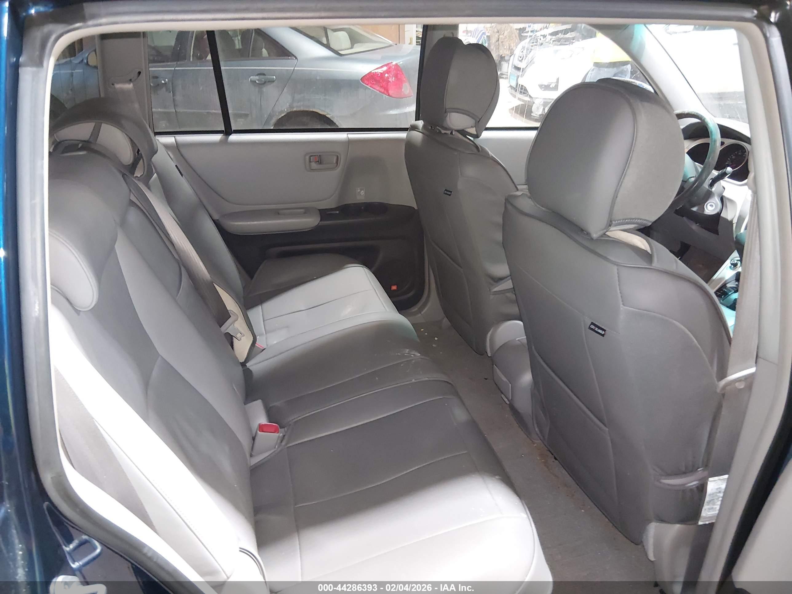 TOYOTA HIGHLANDER image 8