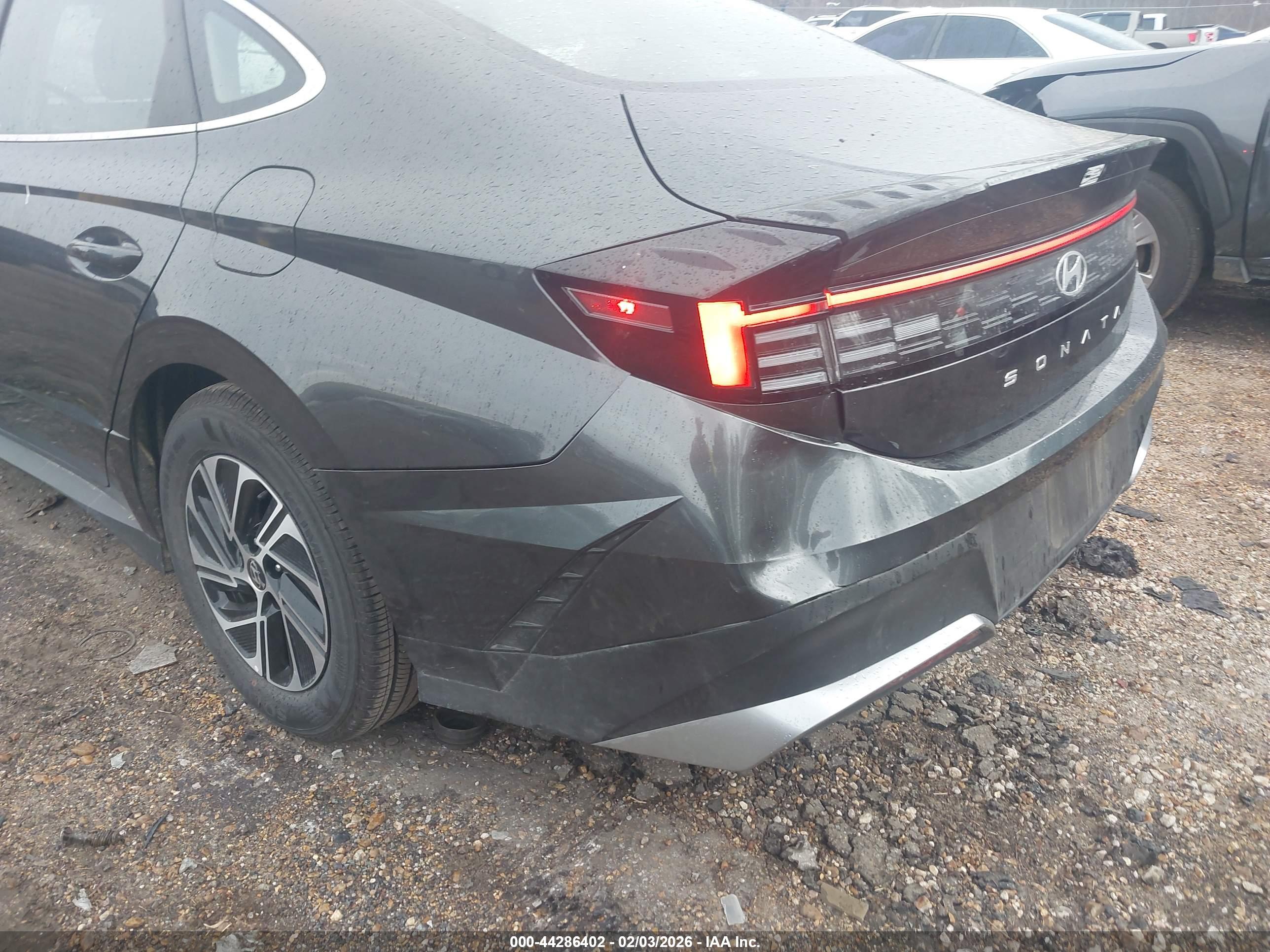 HYUNDAI SONATA image 6