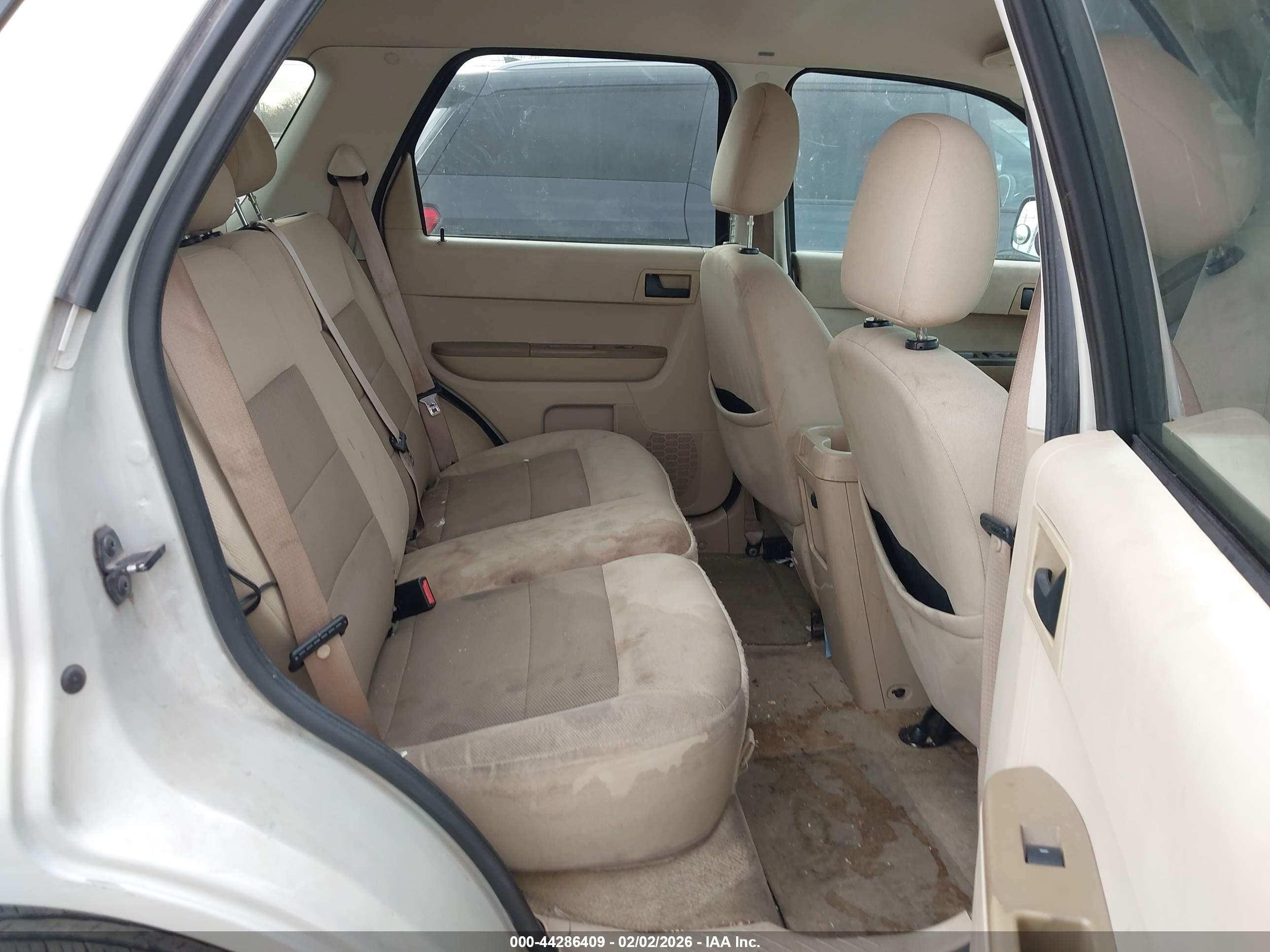 FORD ESCAPE image 8